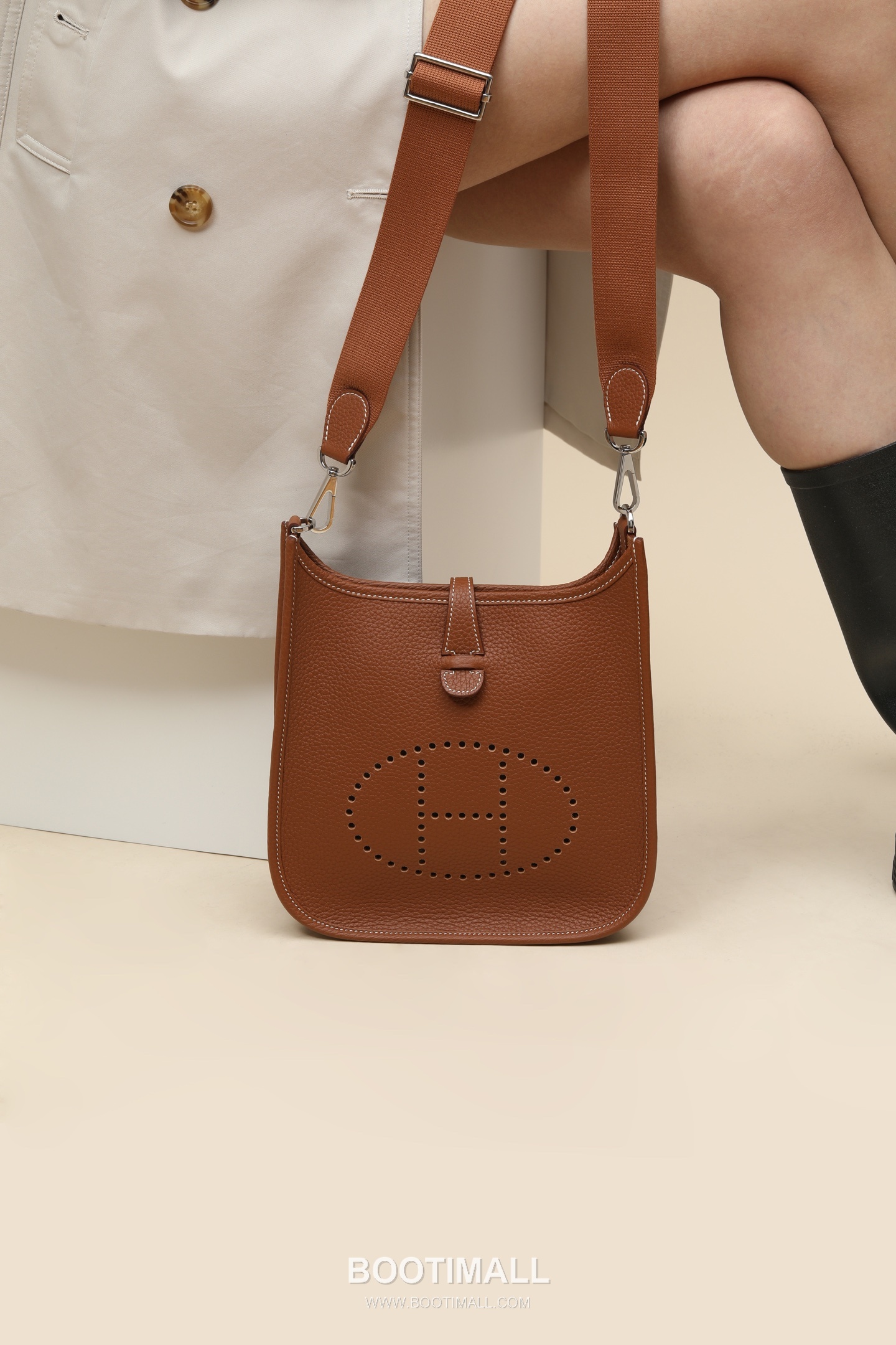 Hermes YF23 Clemence Crossbody Clemence Calfskin Brown Crossbody Bag 에르메스 YF23 클레망스 크로스백 클레망스 송아지가죽 브라운 26cm 8