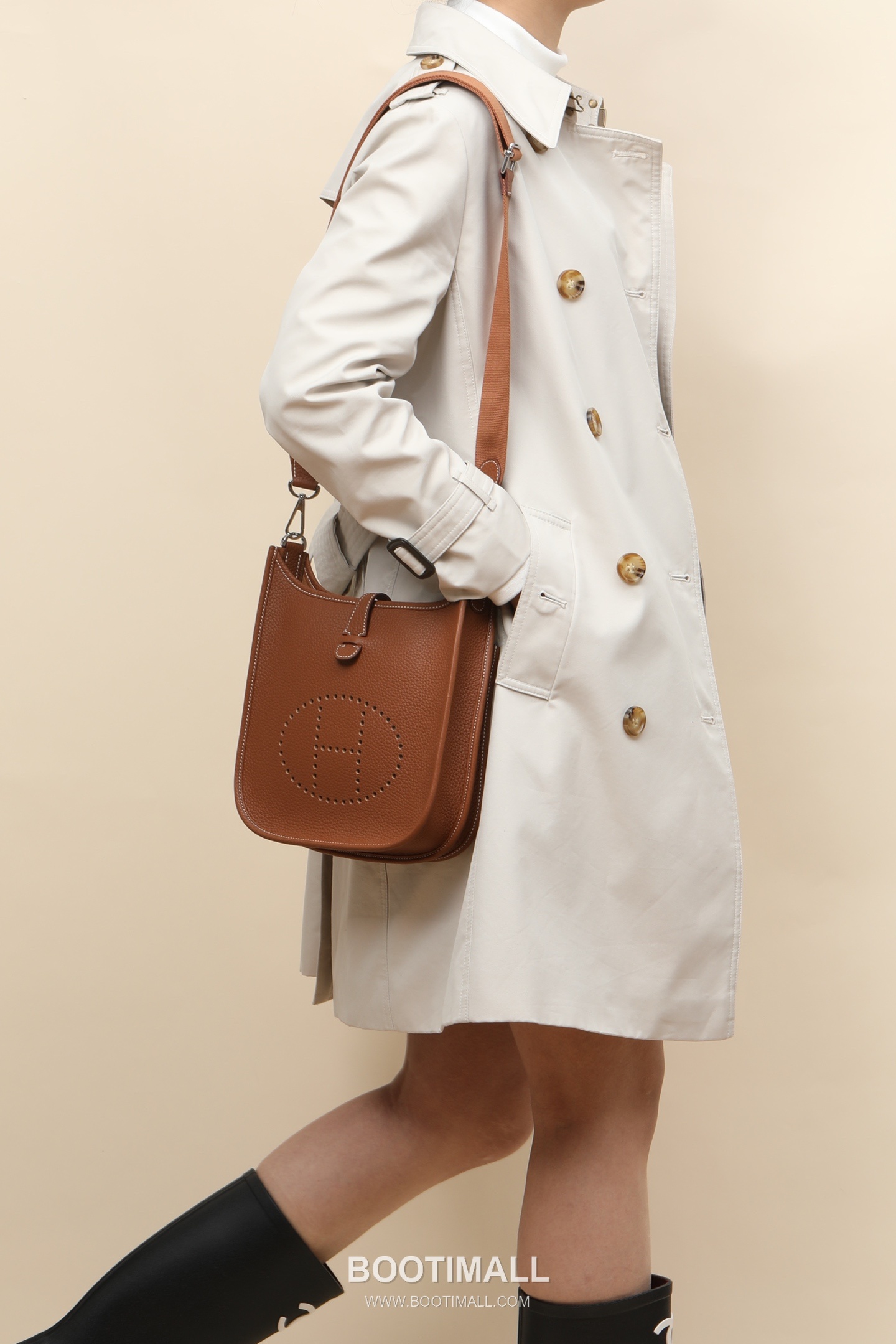 Hermes YF23 Clemence Crossbody Clemence Calfskin Brown Crossbody Bag 에르메스 YF23 클레망스 크로스백 클레망스 송아지가죽 브라운 26cm 9