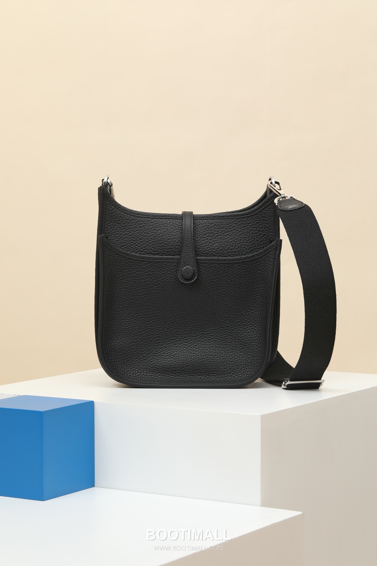 Hermes CK89 Clemence Crossbody Clemence Calfskin Black Crossbody Bag 에르메스 CK89 클레망스 크로스백 클레망스 송아지가죽 블랙 26cm 3