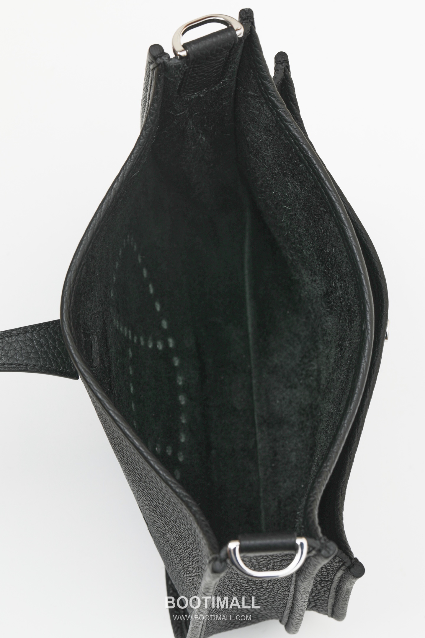 Hermes CK89 Clemence Crossbody Clemence Calfskin Black Crossbody Bag 에르메스 CK89 클레망스 크로스백 클레망스 송아지가죽 블랙 26cm 7