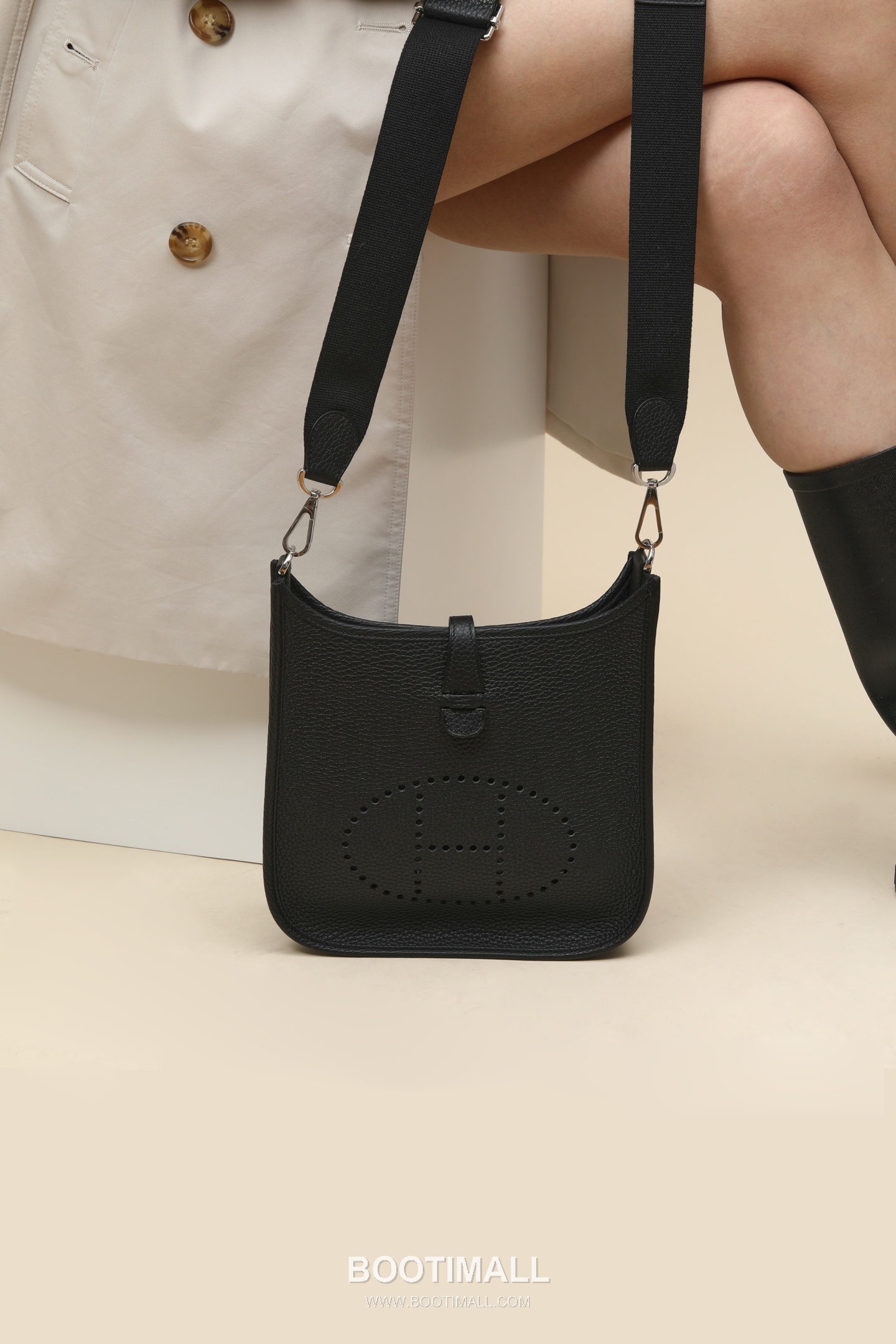 Hermes CK89 Clemence Crossbody Clemence Calfskin Black Crossbody Bag 에르메스 CK89 클레망스 크로스백 클레망스 송아지가죽 블랙 26cm 8