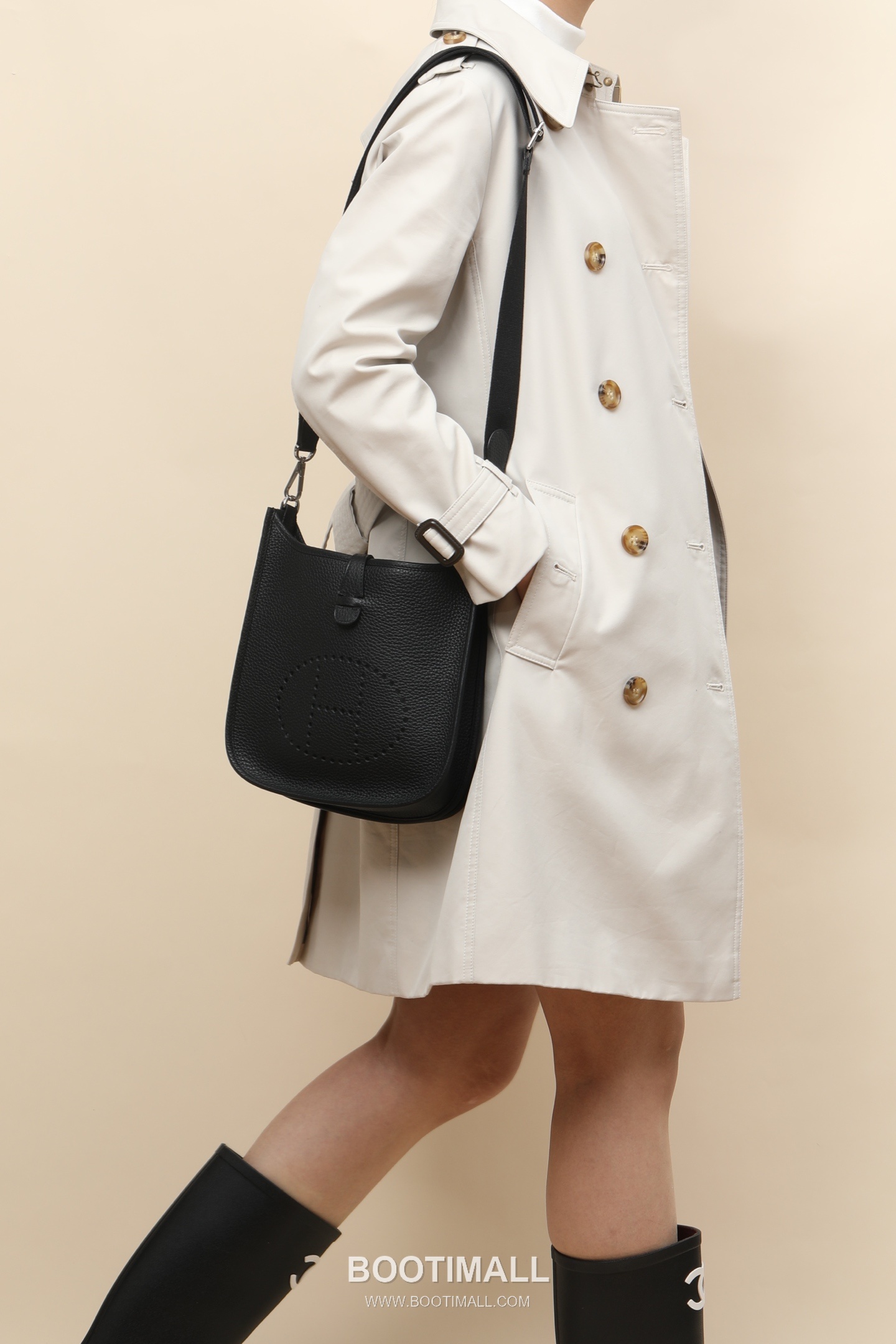 Hermes CK89 Clemence Crossbody Clemence Calfskin Black Crossbody Bag 에르메스 CK89 클레망스 크로스백 클레망스 송아지가죽 블랙 26cm 9