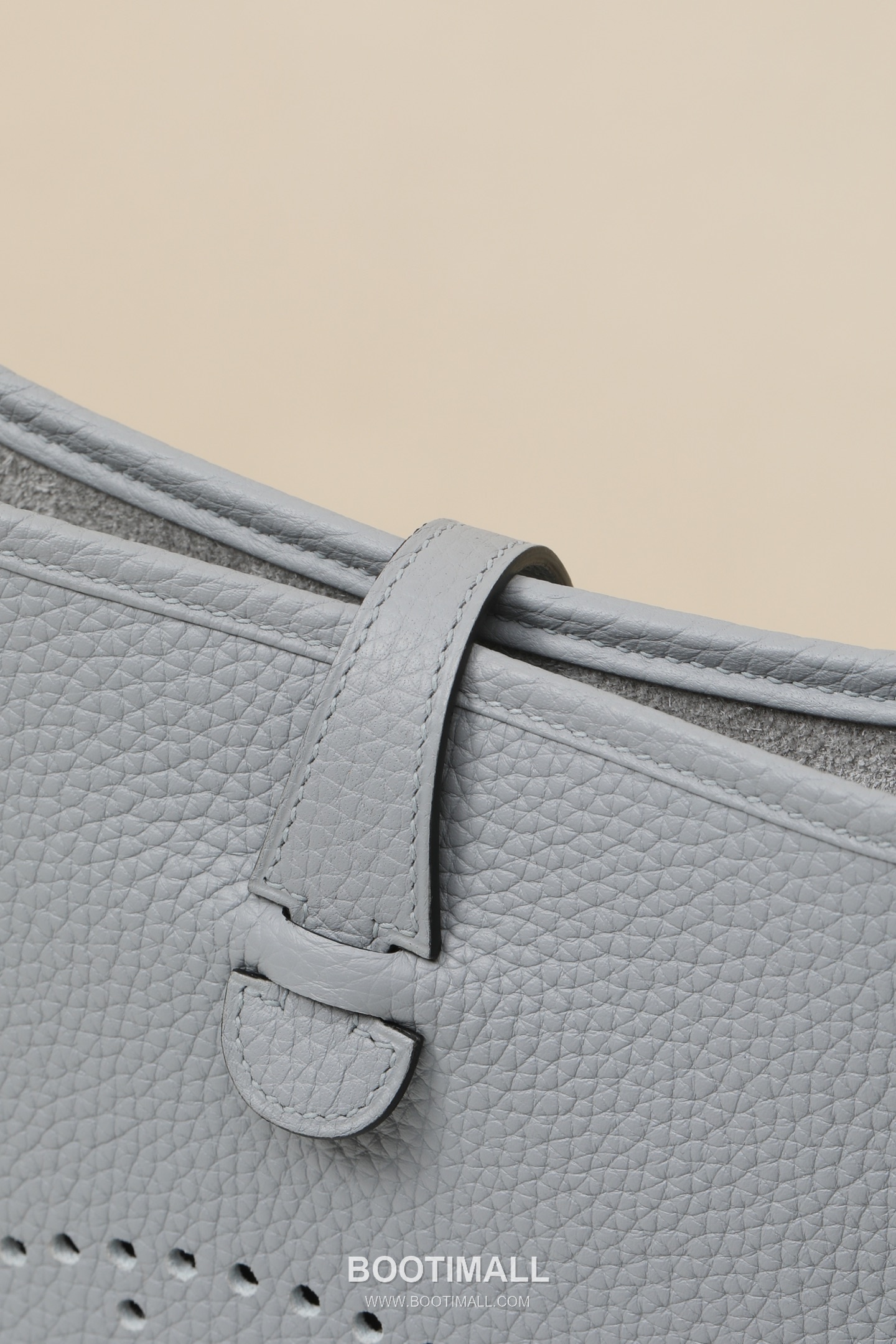 Hermes Clemence Crossbody 23 Clemence Calfskin Gray Crossbody Bag 에르메스 클레망스 크로스바디 23 클레망스 송아지가죽 그레이 크로스백 26cm 4