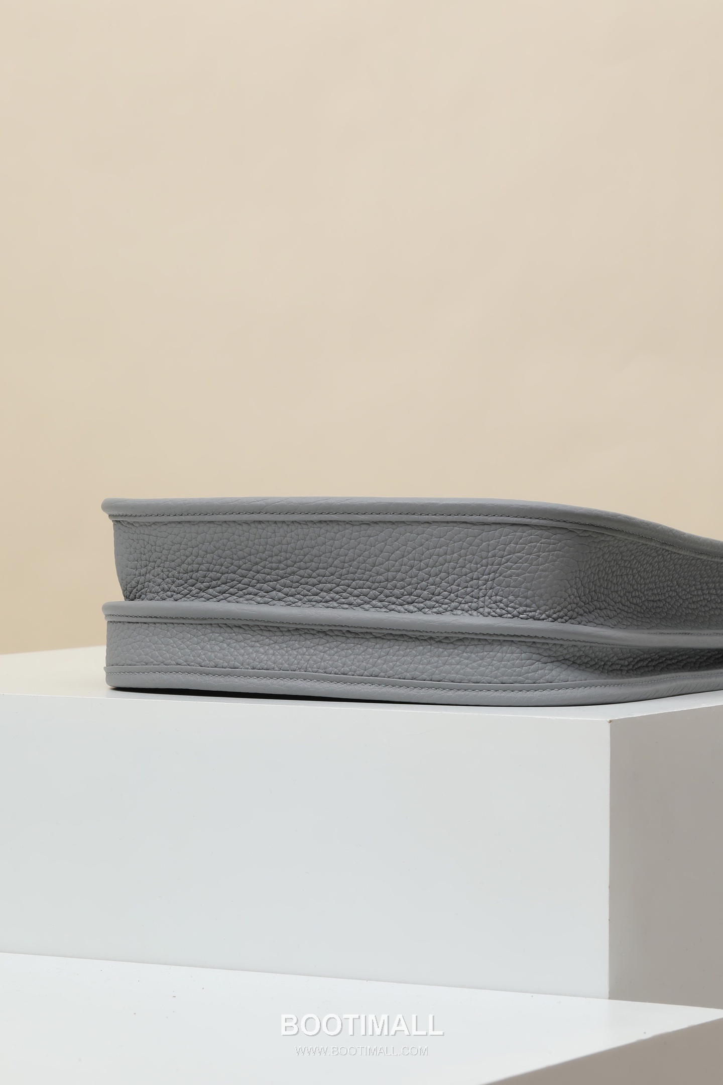 Hermes Clemence Crossbody 23 Clemence Calfskin Gray Crossbody Bag 에르메스 클레망스 크로스바디 23 클레망스 송아지가죽 그레이 크로스백 26cm 6