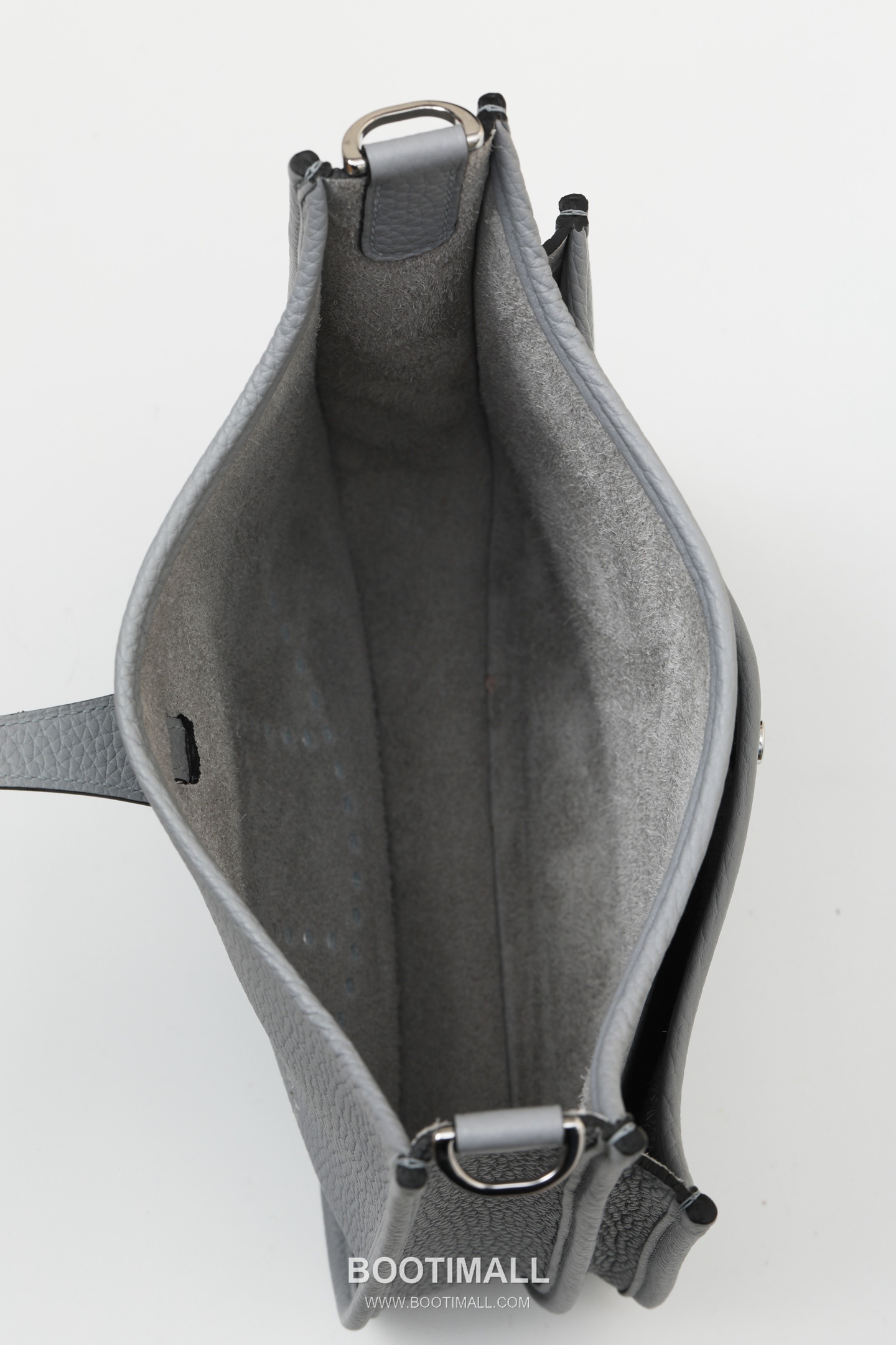 Hermes Clemence Crossbody 23 Clemence Calfskin Gray Crossbody Bag 에르메스 클레망스 크로스바디 23 클레망스 송아지가죽 그레이 크로스백 26cm 7