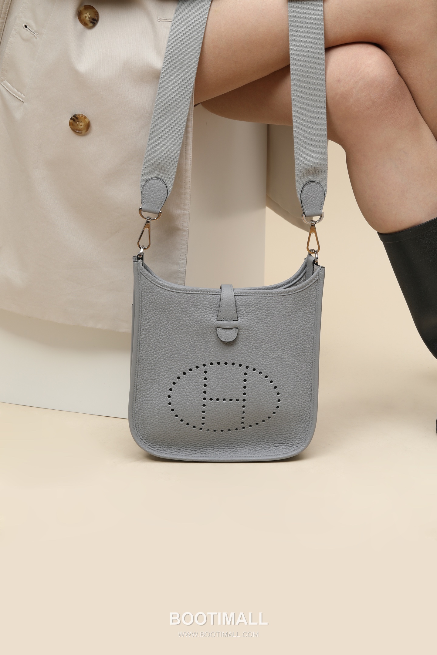 Hermes Clemence Crossbody 23 Clemence Calfskin Gray Crossbody Bag 에르메스 클레망스 크로스바디 23 클레망스 송아지가죽 그레이 크로스백 26cm 8