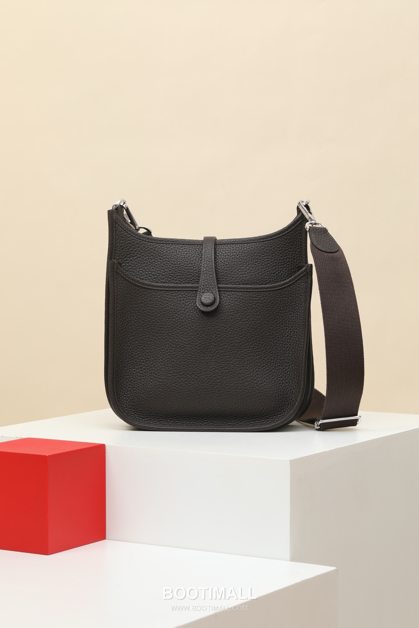 Hermes Ebony Clemence Crossbody Clemence Calfskin Brown Crossbody Bag 에르메스 우드 클레망스 크로스바디 클레망스 송아지가죽 브라운 크로스백 26cm 3