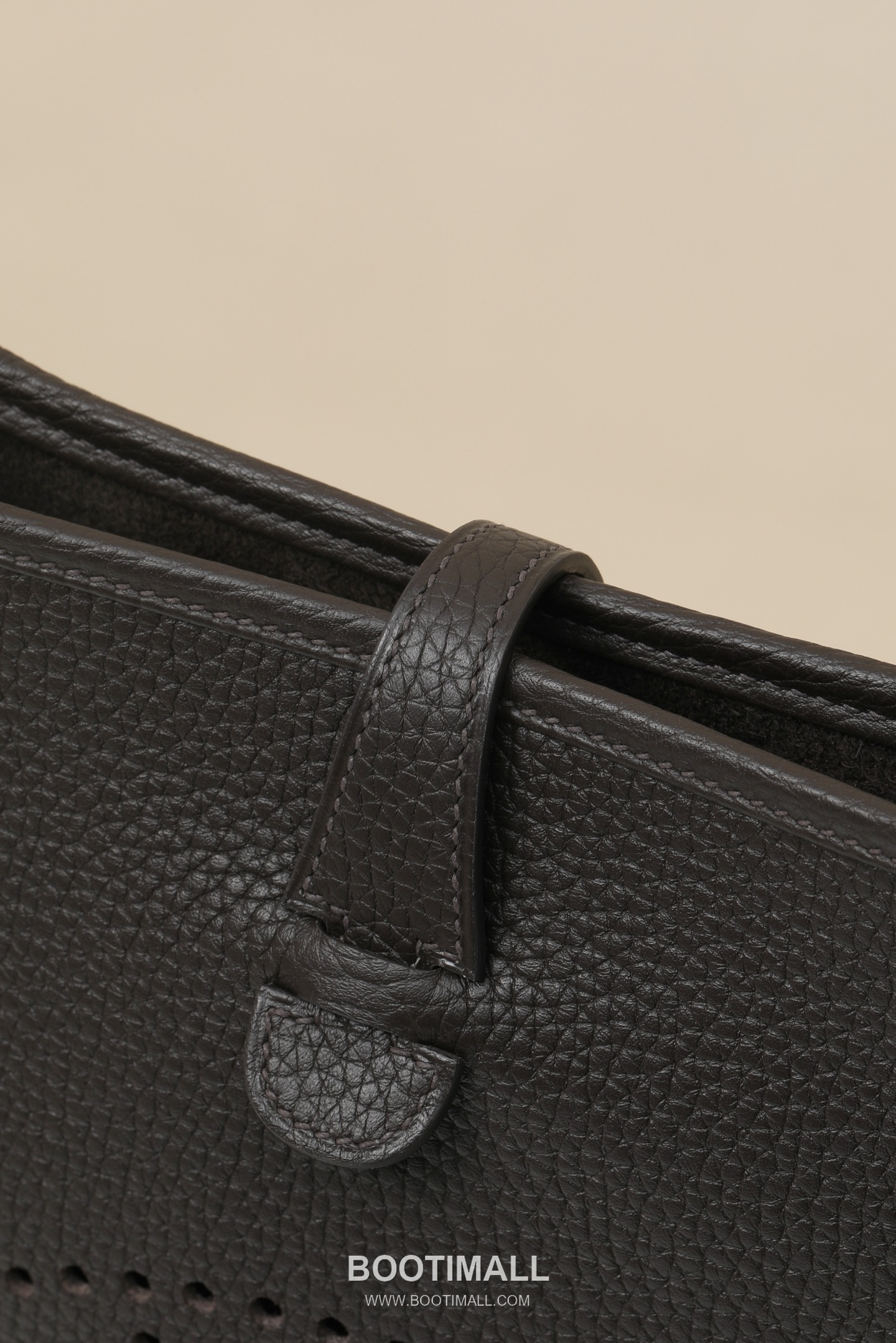 Hermes Ebony Clemence Crossbody Clemence Calfskin Brown Crossbody Bag 에르메스 우드 클레망스 크로스바디 클레망스 송아지가죽 브라운 크로스백 26cm 4