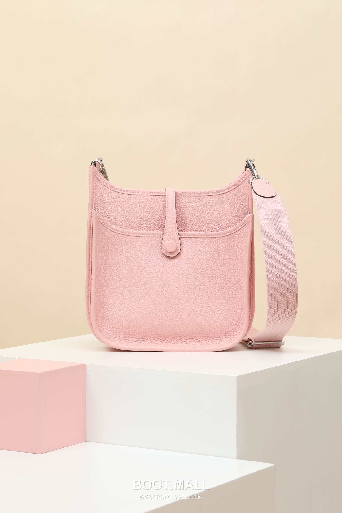 Hermes 3Q Sakura Clemence Crossbody Clemence Calfskin Pink Crossbody Bag 에르메스 3Q 사쿠라 클레망스 크로스백 클레망스 송아지가죽 핑크 26cm 3
