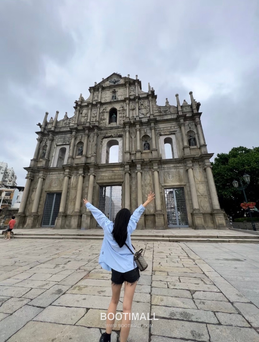 Gucci GG Canvas Bucket Mini GG Canvas and Calfskin Beige Crossbody Bag 구찌 GG 캔버스 버킷 미니 GG 캔버스와 카프스킨 베이지 크로스백 20cm 9