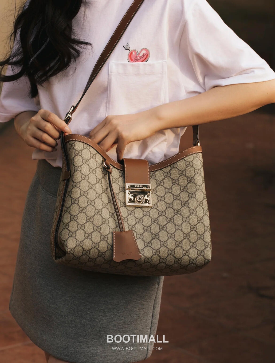 Gucci GG Supreme Padlock Hobo GG Supreme Canvas Beige Shoulder Bag 구찌 GG 수프림 패들락 호보 GG 수프림 캔버스 베이지 숄더백 29cm 3