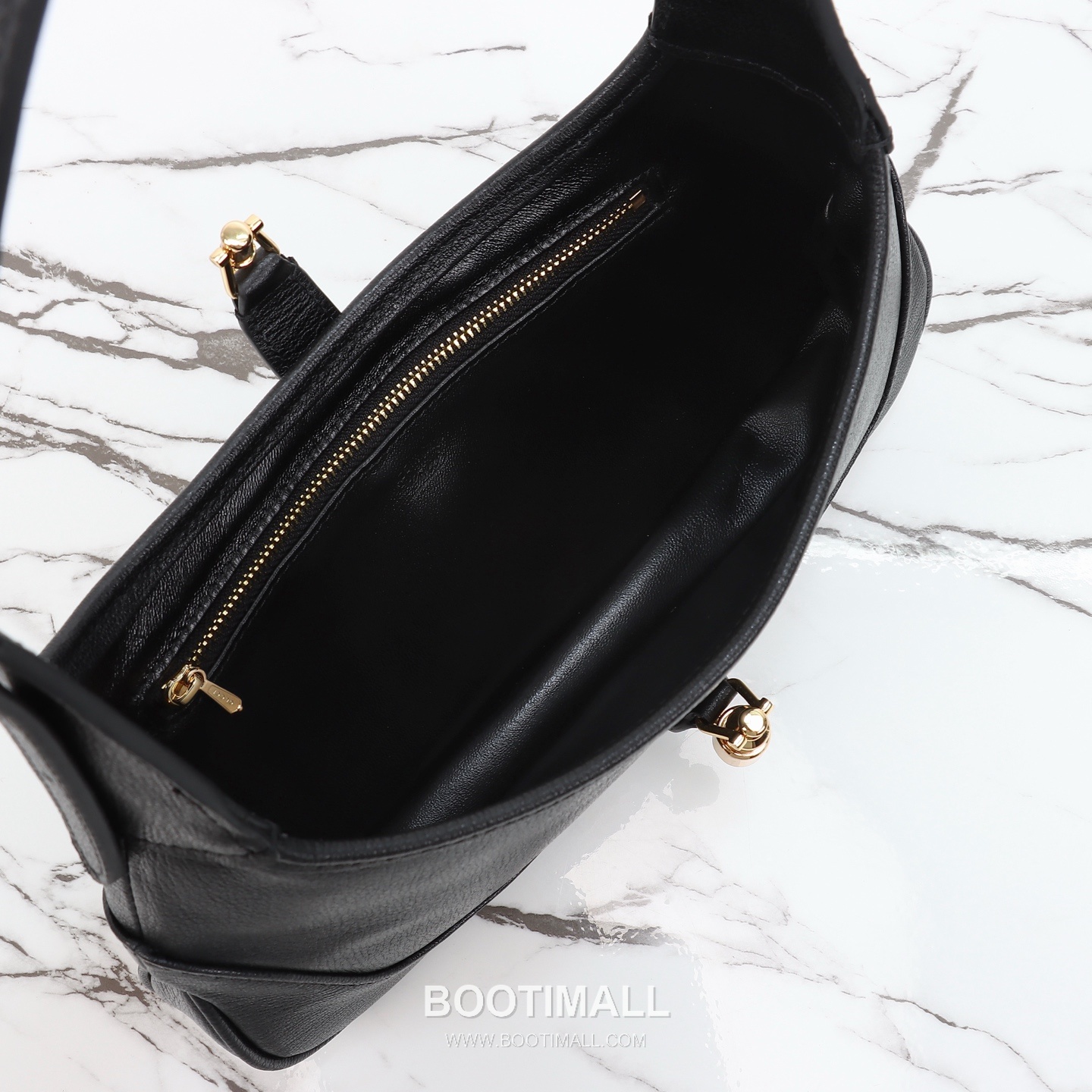 Gucci 863137 Leather Flap Coated Calfskin Shoulder Bag 구찌 863137 레더 플랩 코티드 카프스킨 숄더백 27cm 9