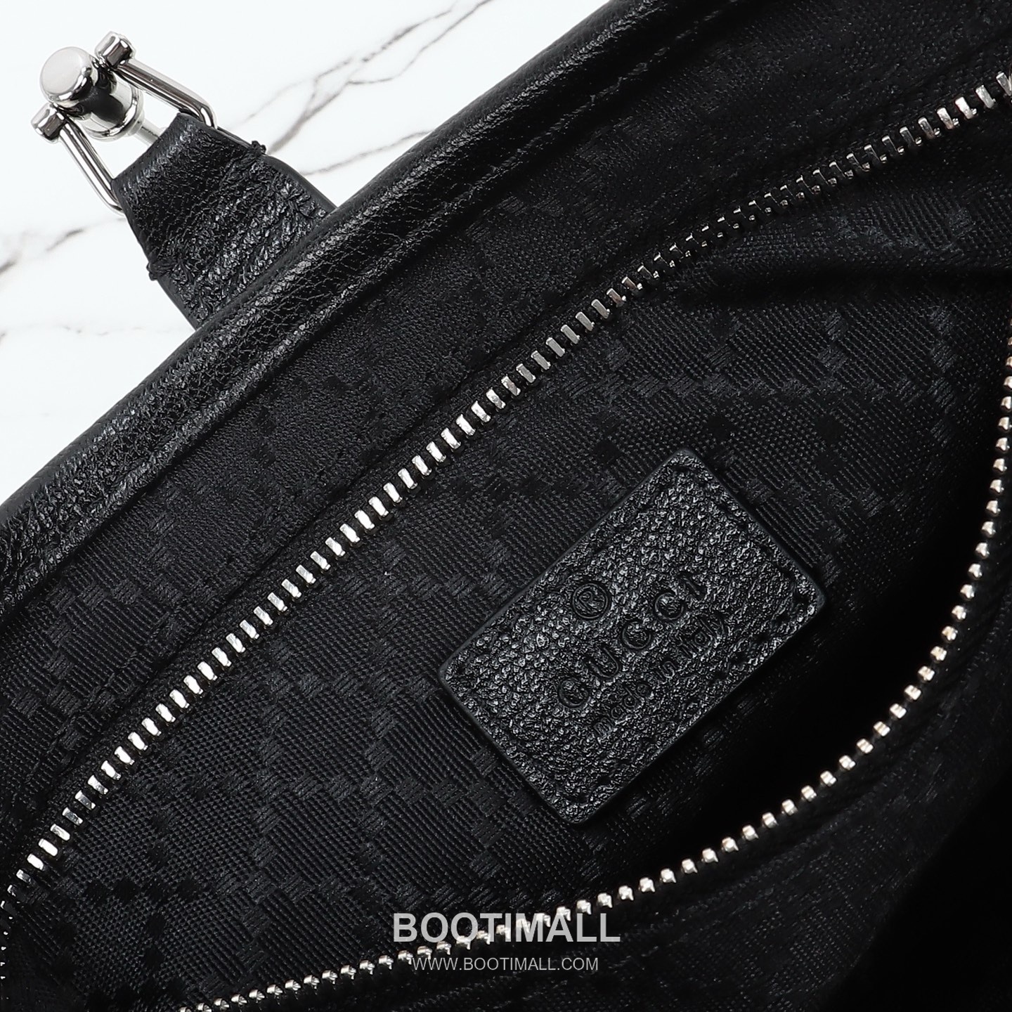 Gucci Canvas Slim Canvas Shoulder Bag 구찌 캔버스 슬림 캔버스 숄더백 27cm 9