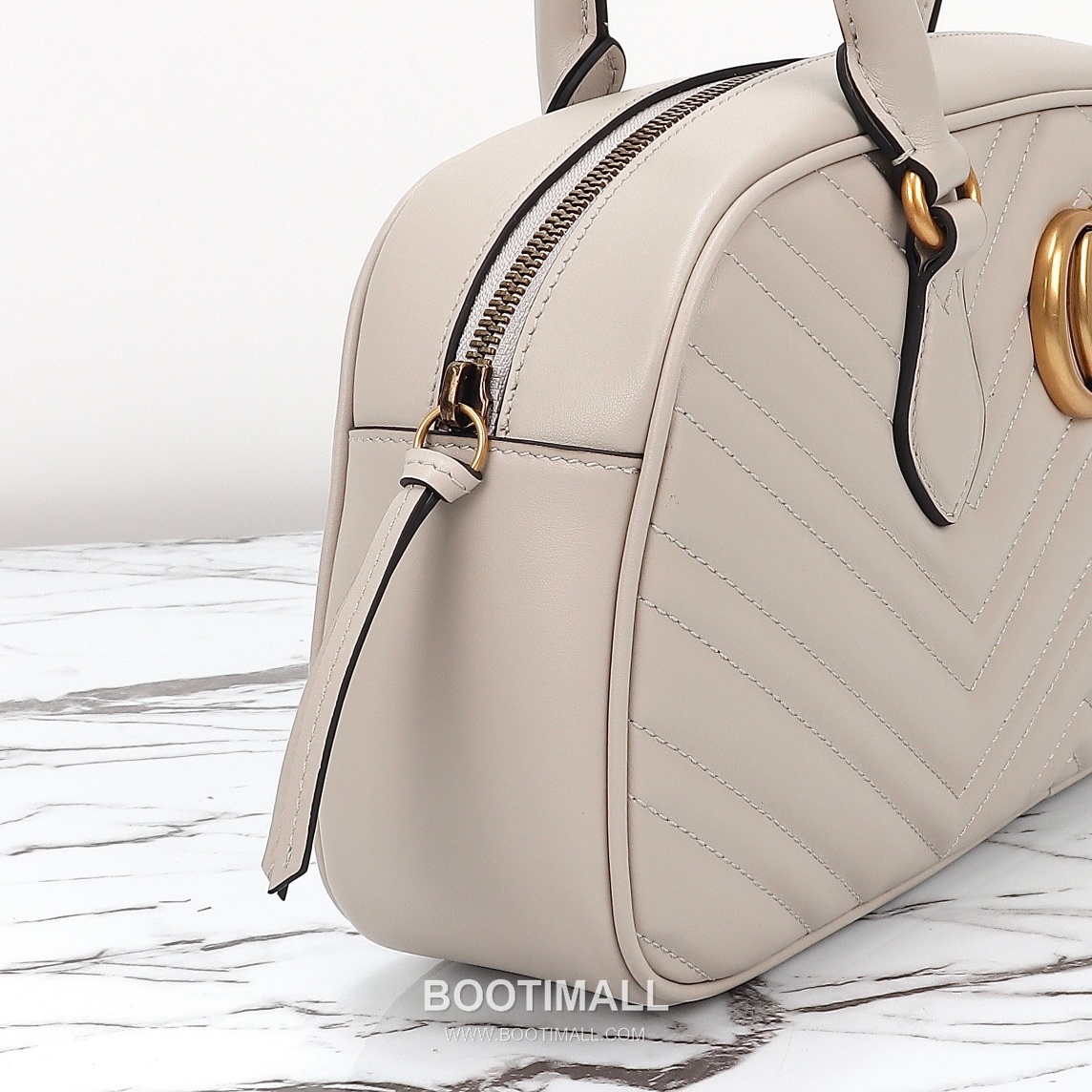 Gucci GG Marmont Chevron Matelassé Calfskin Light Grey Shoulder Bag 구찌 GG 마몬트 쉐브론 마틀라세 카프스킨 라이트그레이 숄더백 35.5cm 9