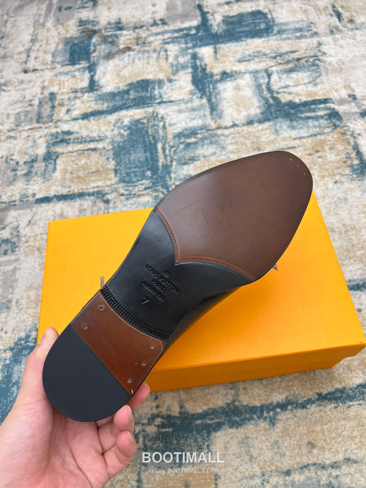 Louis Vuitton Hand-Polished Calfskin Derby Calfskin Leather Black Dress Shoes 루이비통 핸드폴리시 송아지가죽 더비 송아지가죽 블랙 드레스 슈즈 4