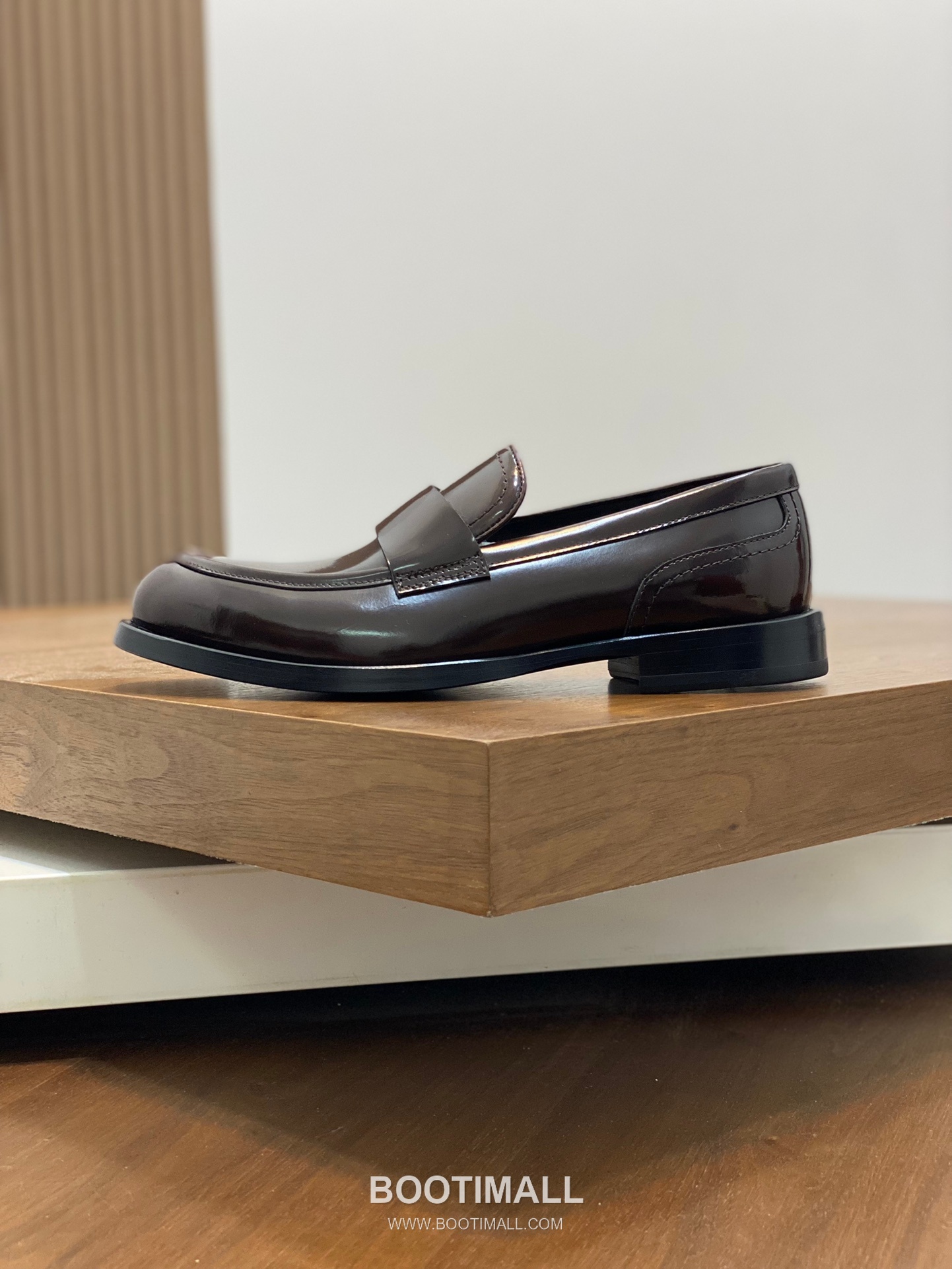 Dolce & Gabbana Polished Calf Business Loafer Calfskin Leather Black 돌체앤가바나 폴리시드 카프 비즈니스 로퍼 카프스킨 레더 블랙 2