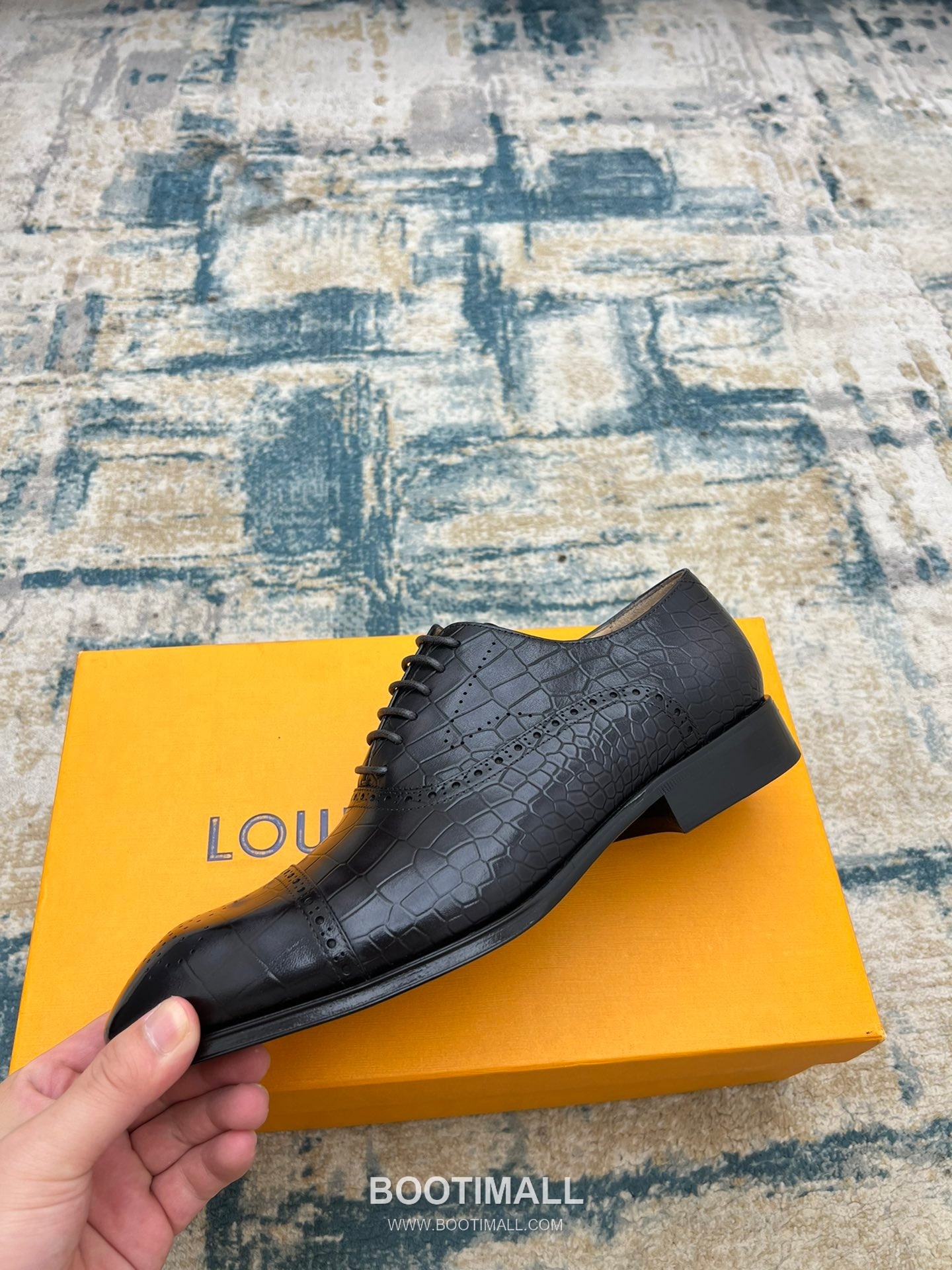 Louis Vuitton Hand-Polished Calfskin Derby Calfskin Leather Black Dress Shoes 루이비통 핸드폴리시 송아지가죽 더비 송아지가죽 블랙 드레스 슈즈 3