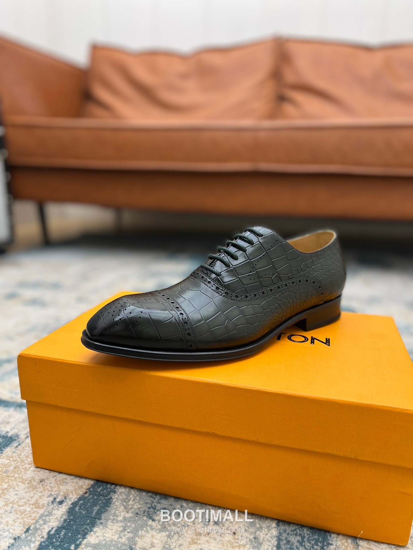 Louis Vuitton Hand-Polished Calfskin Derby Calfskin Leather Black Dress Shoes 루이비통 핸드폴리시 송아지가죽 더비 송아지가죽 블랙 드레스 슈즈 4