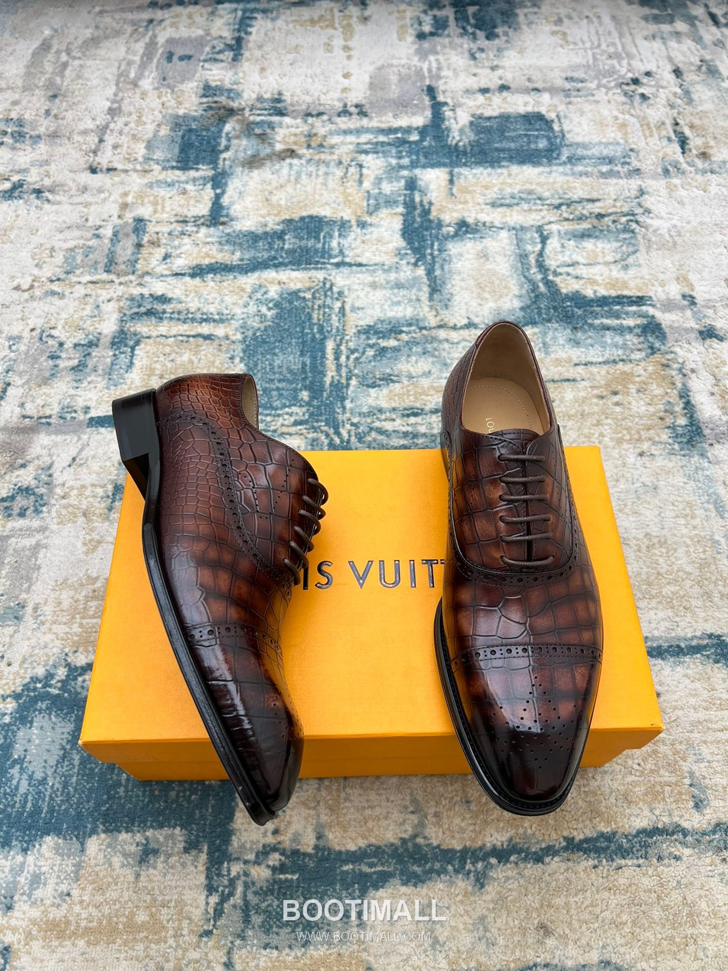 Louis Vuitton Hand-Polished Calfskin Derby Calfskin Leather Black Dress Shoes 루이비통 핸드폴리시 송아지가죽 더비 송아지가죽 블랙 드레스 슈즈 2