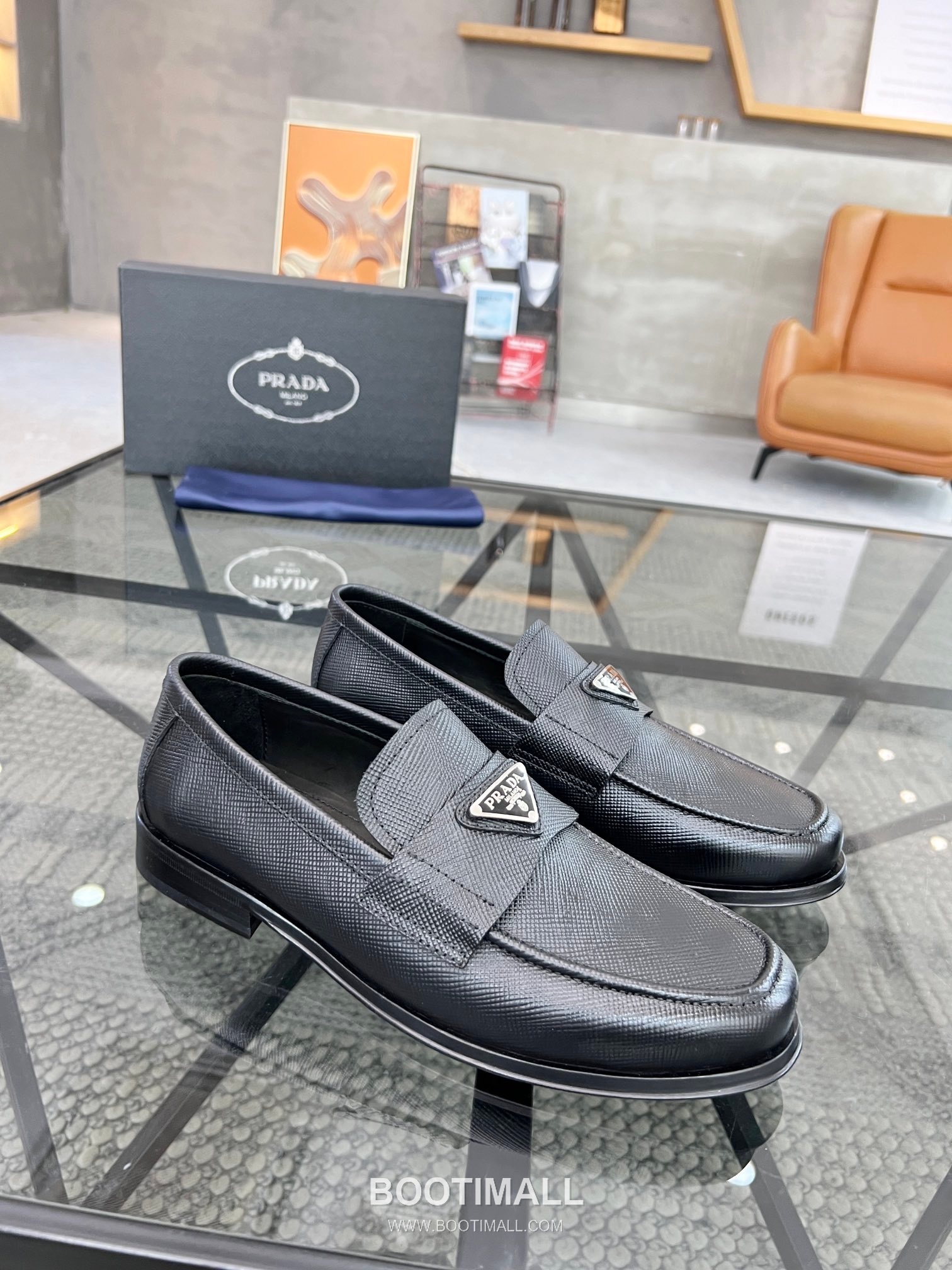 Prada Italian Calfskin Derby Calfskin Leather Dress Shoes 이탈리안 송아지가죽 더비 송아지가죽 드레스 슈즈 2