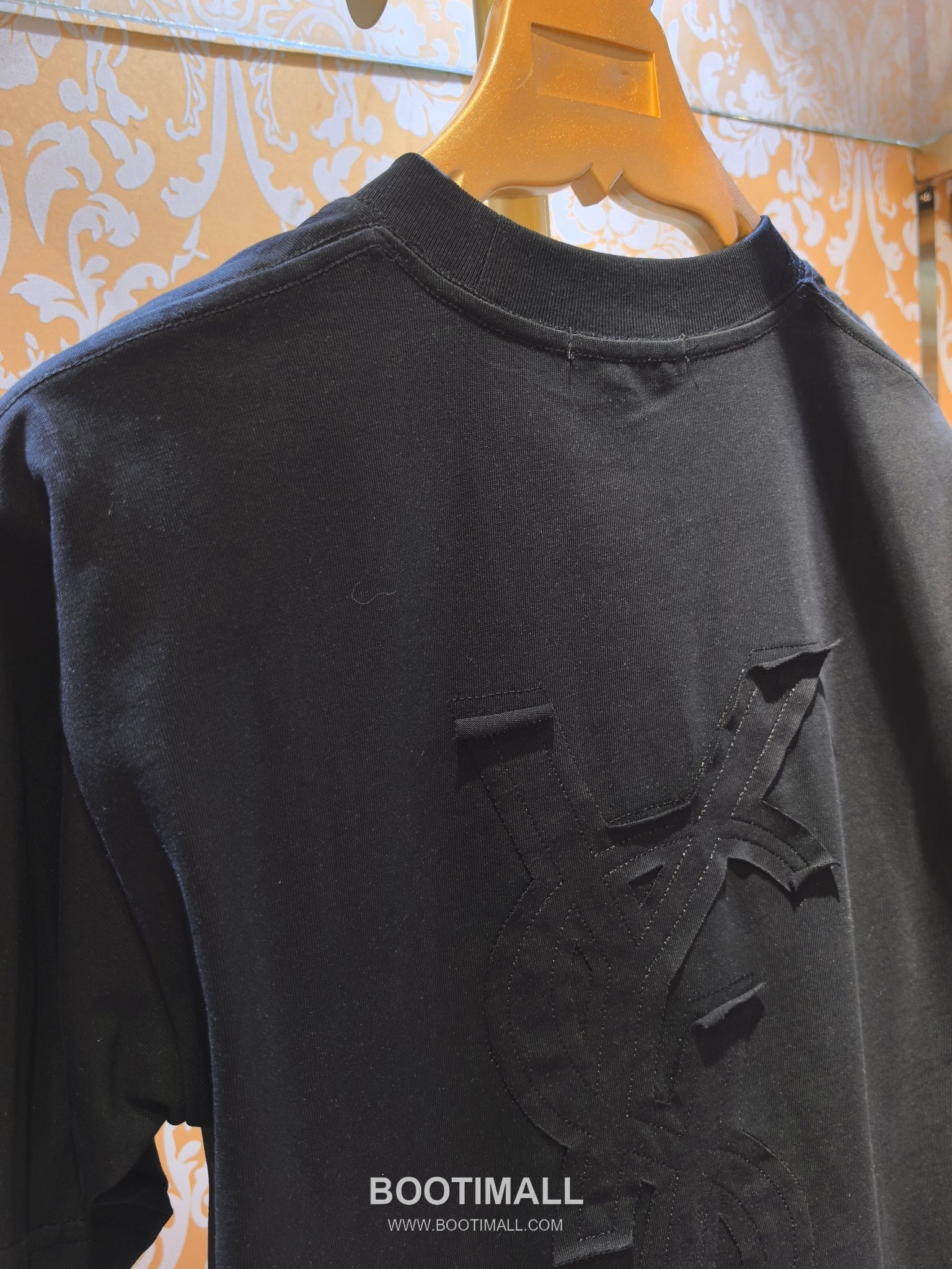 Saint Laurent Embossed Logo Tee Black T-Shirt 생로랑 엠보 로고 티 블랙 티셔츠 7