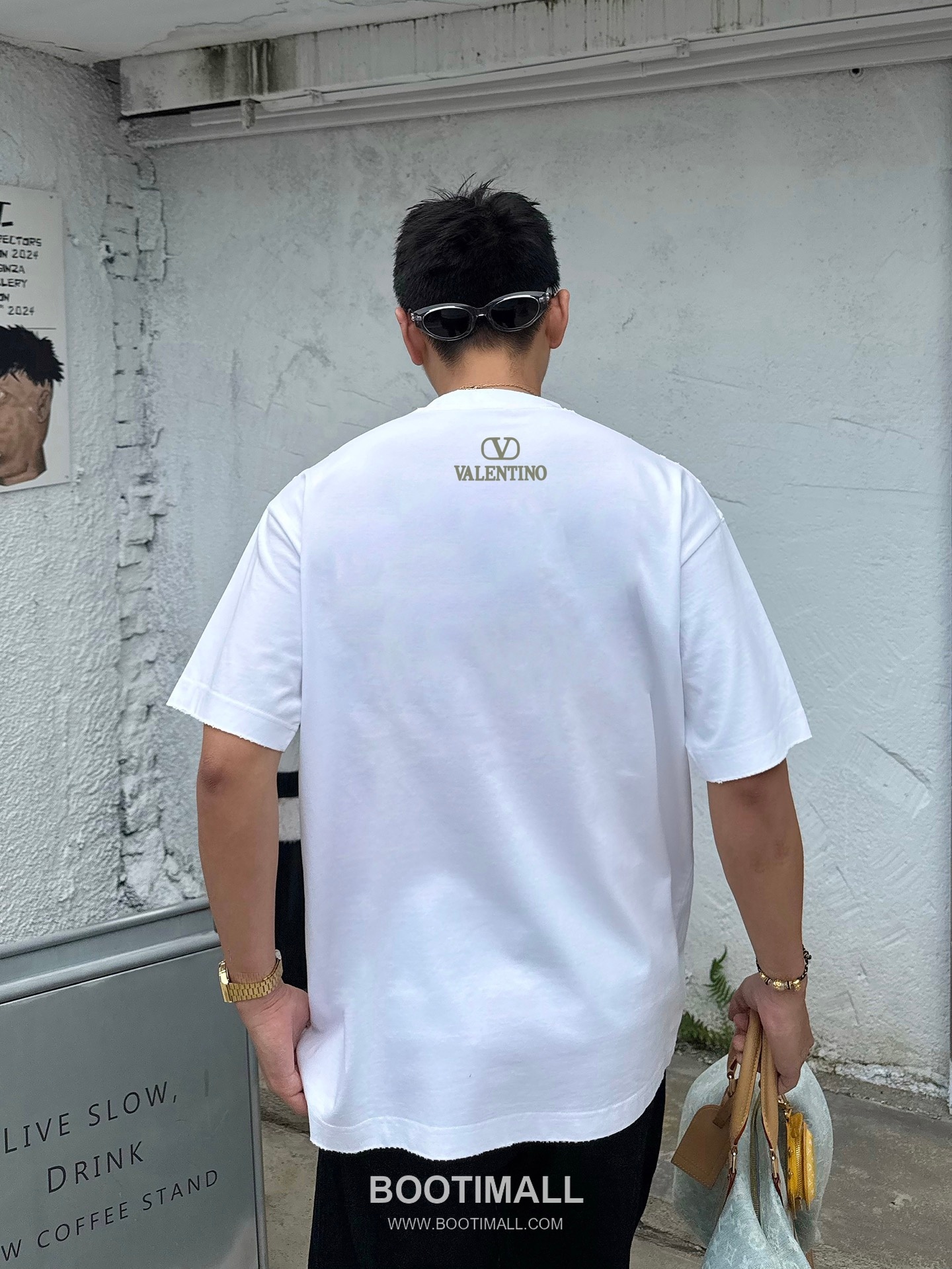 Valentino 2026 Spring Logo Tee Black T-Shirt 발렌티노 2026 봄 로고 티 블랙 반팔 티셔츠 5