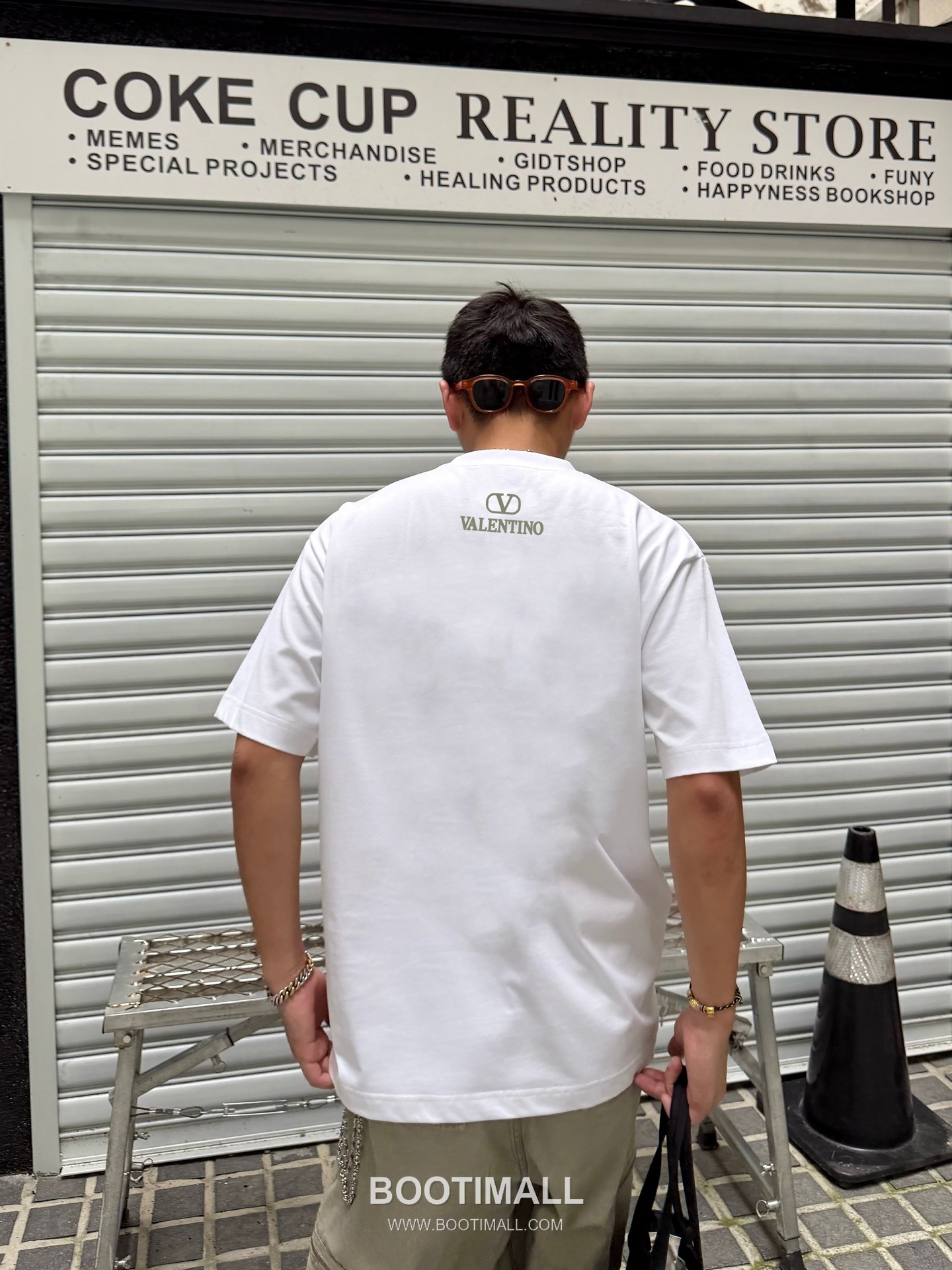 Valentino 2026 Spring Logo Tee Black T-Shirt 발렌티노 2026 봄 로고 티 블랙 반팔 티셔츠 6