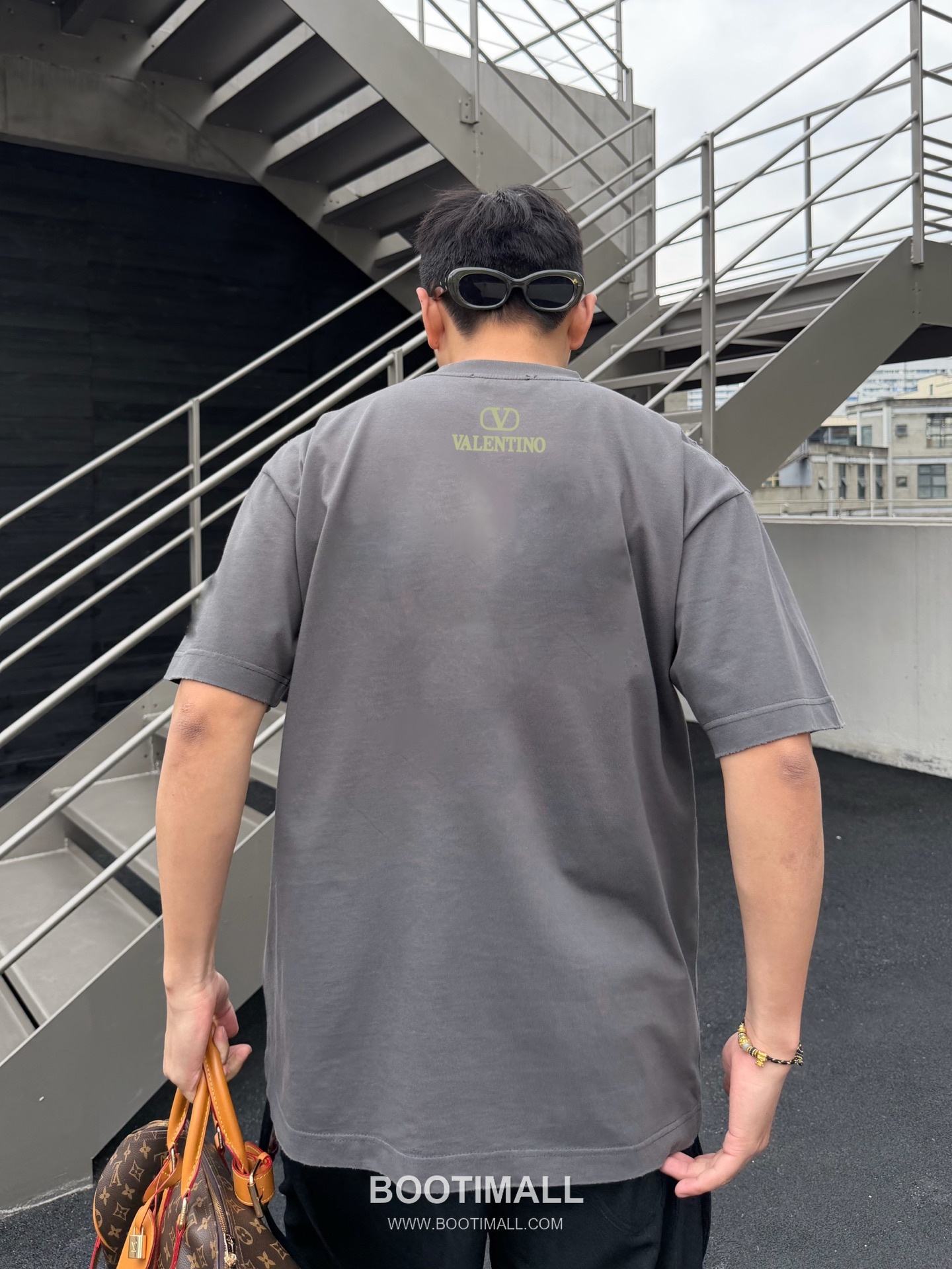 Valentino 2026 Spring Logo Tee Black T-Shirt 발렌티노 2026 봄 로고 티 블랙 반팔 티셔츠 6