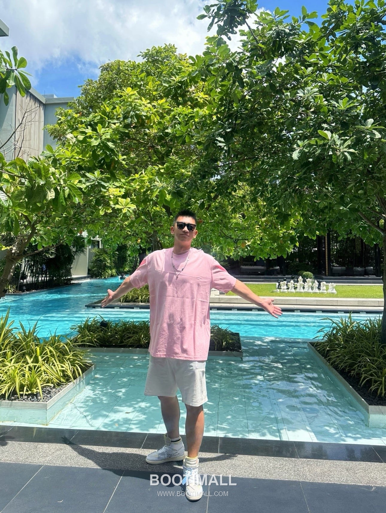 Louis Vuitton Embossed Relief Tee Cotton Pink T-Shirt 루이비통 엠보스 릴리프 티 코튼 핑크 반팔 티셔츠 1