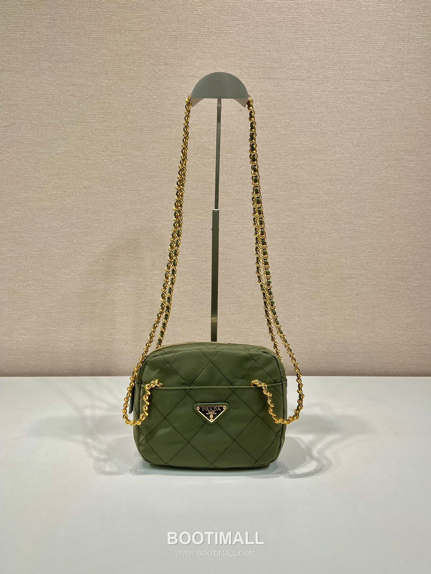 Prada Vintage Quilted Chain Bag Quilted Nylon Black Crossbody Bag 프라다 빈티지 퀼티드 체인 백 퀼티드 나일론 블랙 크로스백 19cm 4