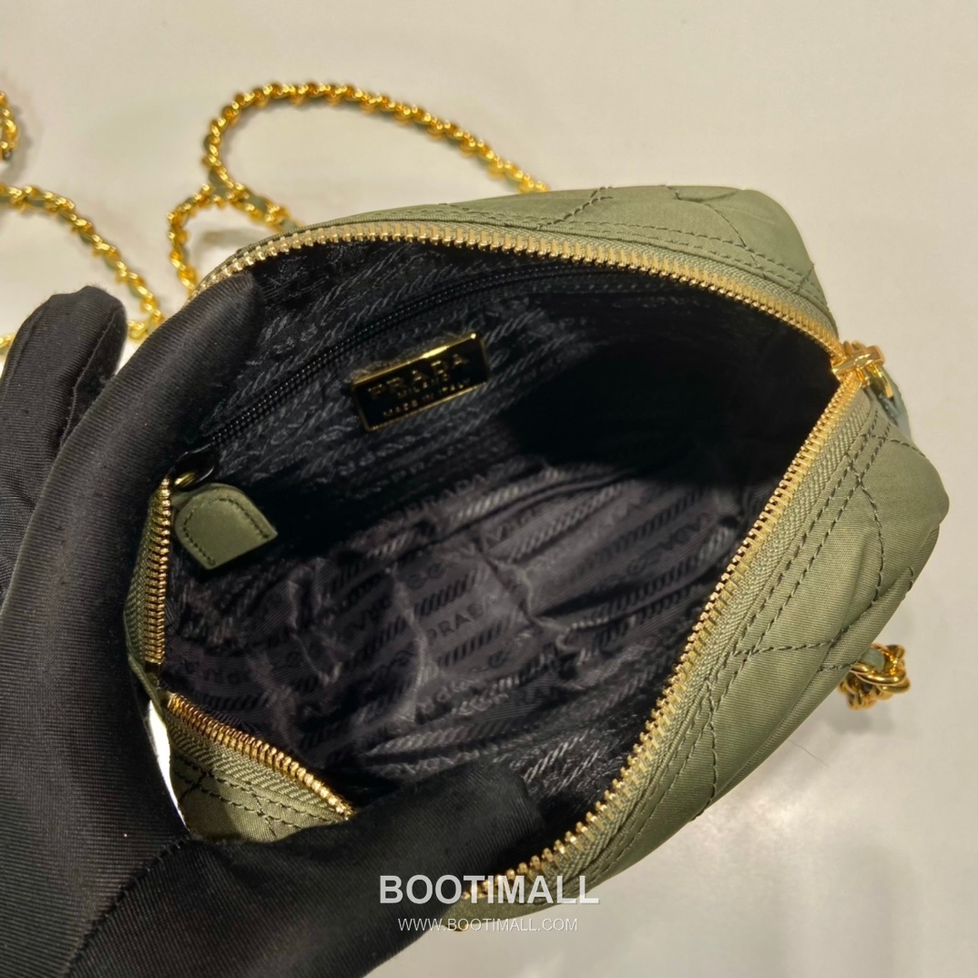 Prada Vintage Quilted Chain Bag Quilted Nylon Black Crossbody Bag 프라다 빈티지 퀼티드 체인 백 퀼티드 나일론 블랙 크로스백 19cm 10