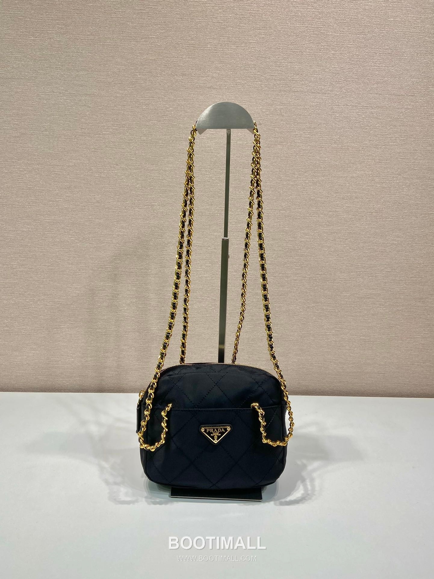 Prada Quilted Nylon Chain Crossbody Bag 1BD632 프라다 퀼팅 나일론 체인 크로스백 19cm 5