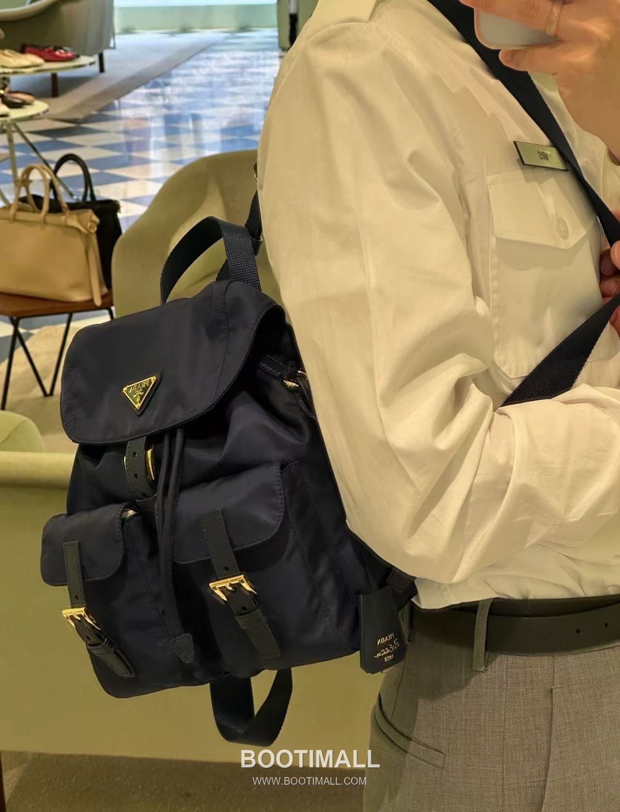 Prada Re-Nylon Backpack Re-Nylon and Leather Black 프라다 리나일론 백팩 1BZ677 리나일론과 레더 블랙 28cm 2