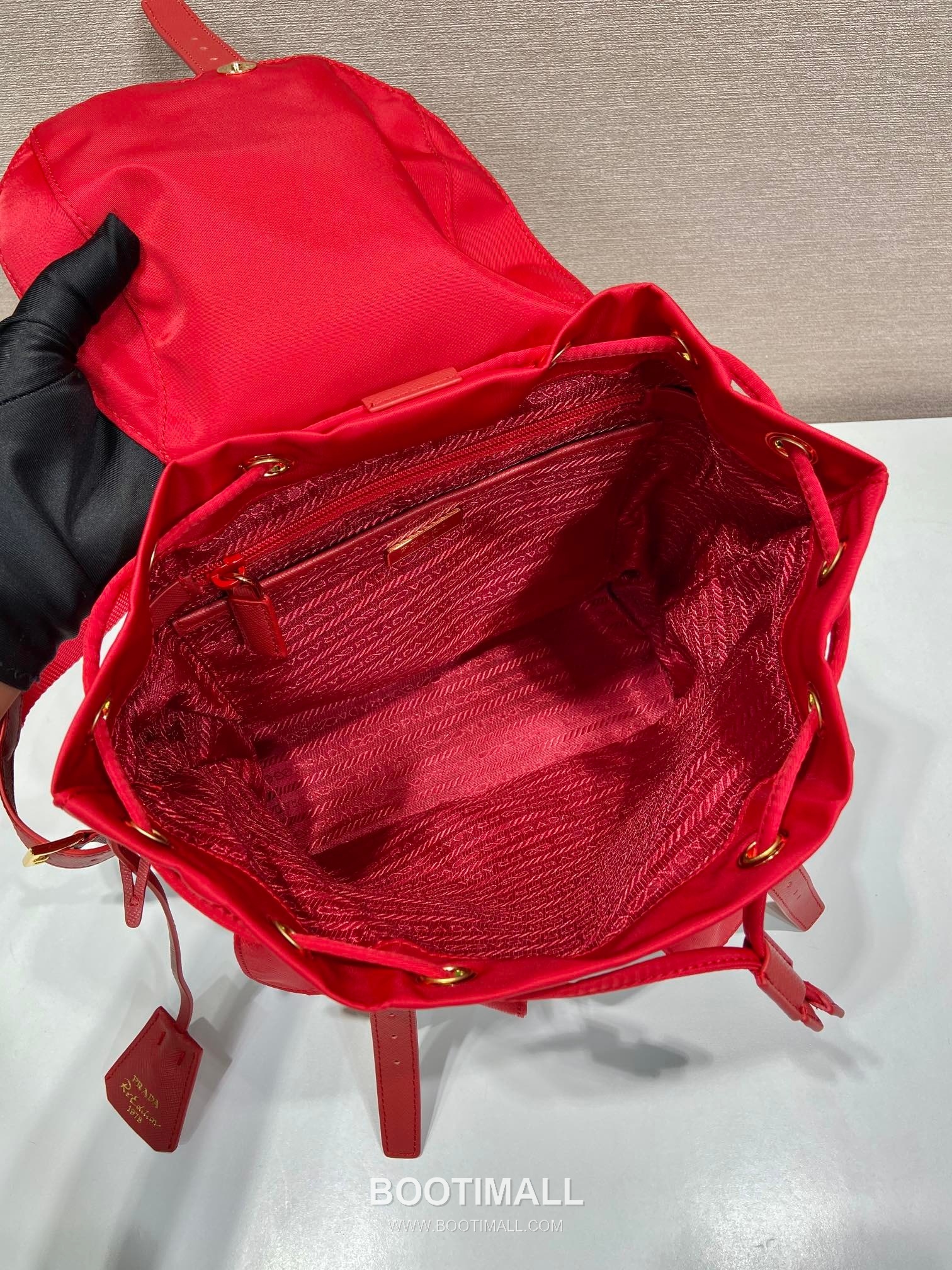 Prada Re-Nylon Backpack Re-Nylon and Leather Black 프라다 리나일론 백팩 1BZ677 리나일론과 레더 블랙 28cm 12