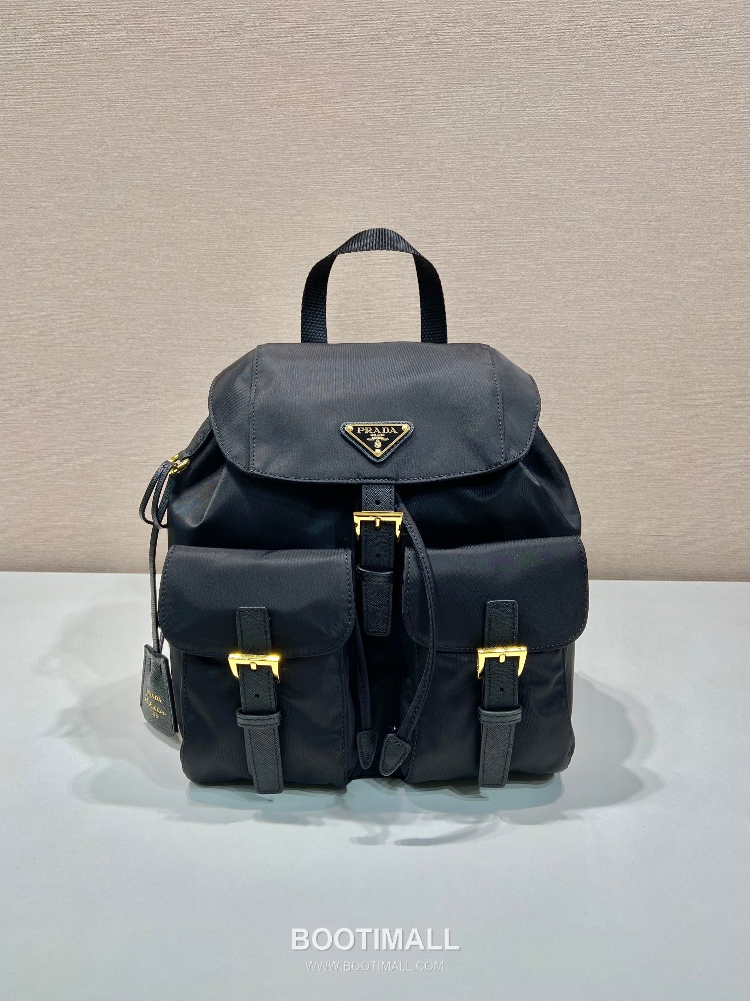 Prada Re-Nylon Backpack Re-Nylon and Leather Black 프라다 리나일론 백팩 1BZ677 리나일론과 레더 블랙 28cm 2