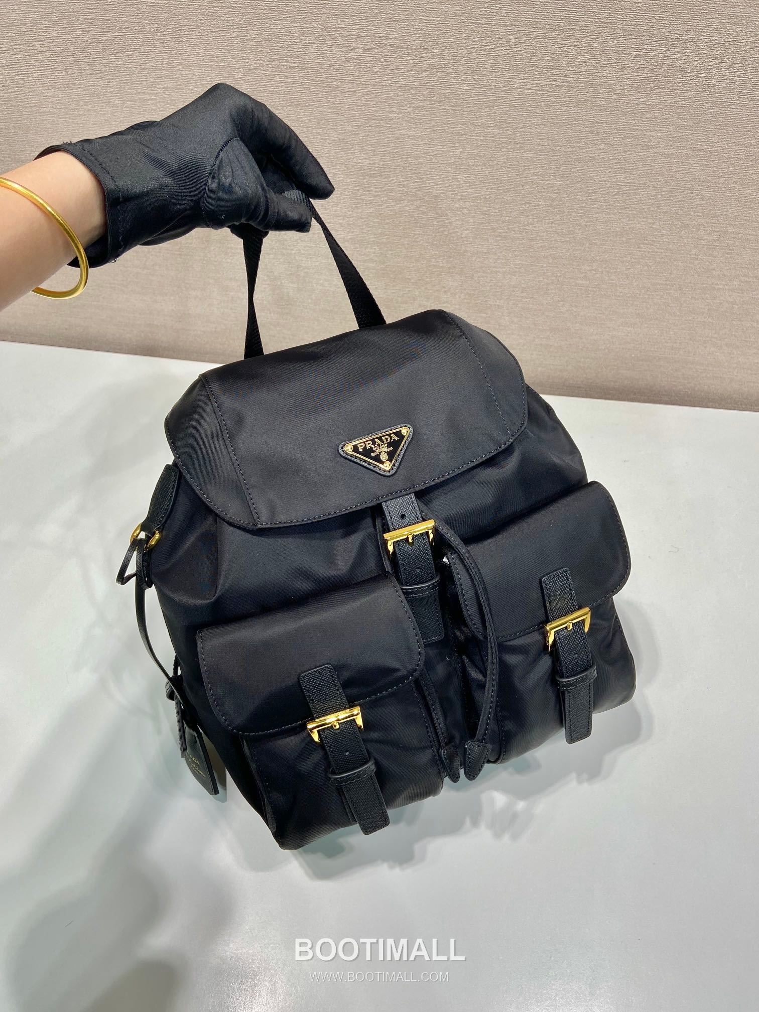 Prada Re-Nylon Backpack Re-Nylon and Leather Black 프라다 리나일론 백팩 1BZ677 리나일론과 레더 블랙 28cm 3