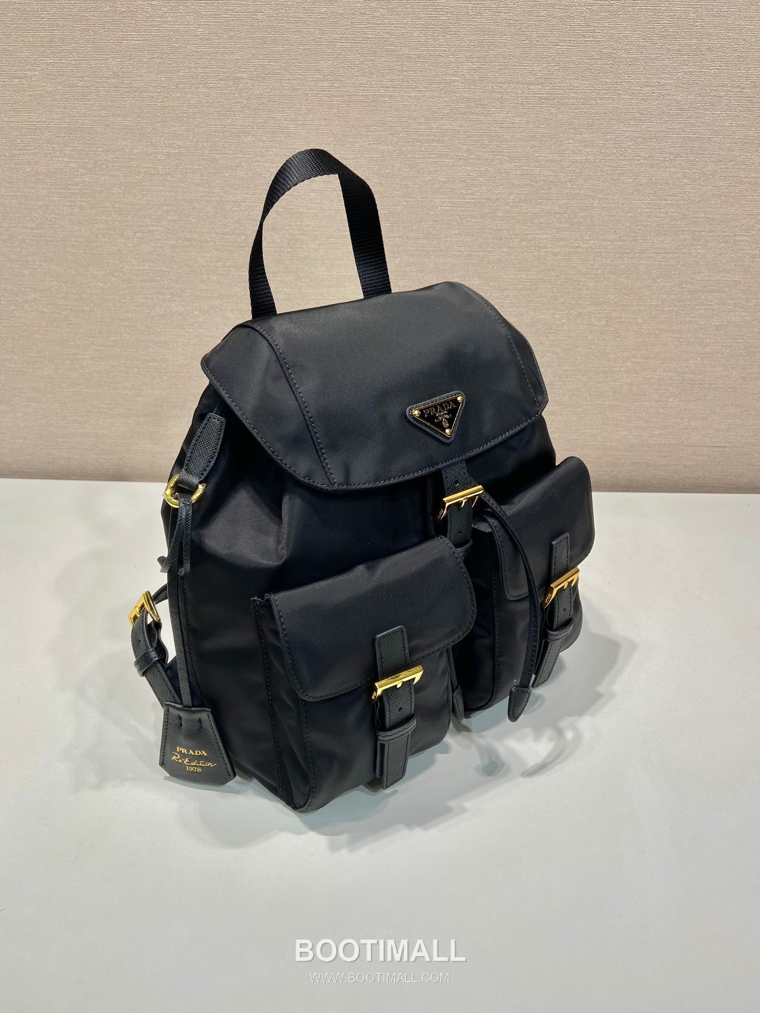 Prada Re-Nylon Backpack Re-Nylon and Leather Black 프라다 리나일론 백팩 1BZ677 리나일론과 레더 블랙 28cm 4