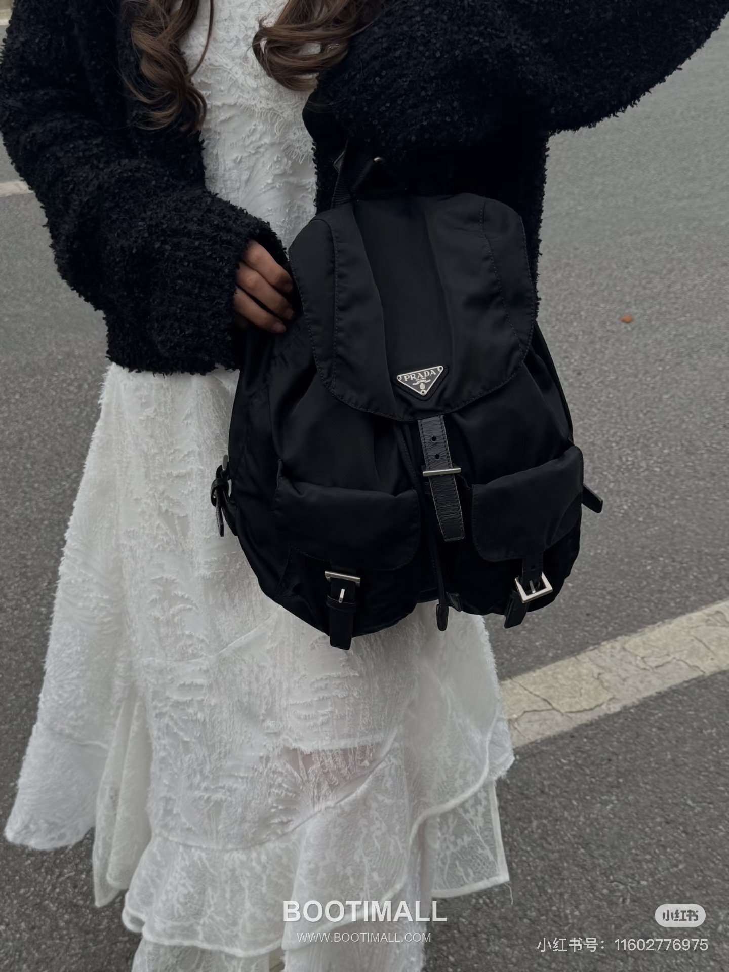 Prada Classic Parachute Backpack Parachute Nylon and Cross-Grain Calfskin 프라다 클래식 패러슈트 백팩 패러슈트 나일론 크로스그레인 카프스킨 32cm 3