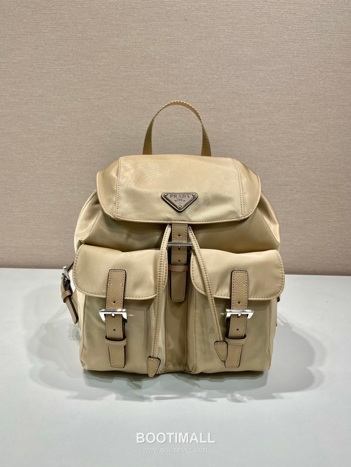 Prada Parachute Nylon Small Backpack Parachute Nylon and Cross-Grain Calfskin 프라다 1BZ677 패러슈트 나일론 스몰 백팩 패러슈트 나일론과 크로스그레인 카프스킨 28cm 1