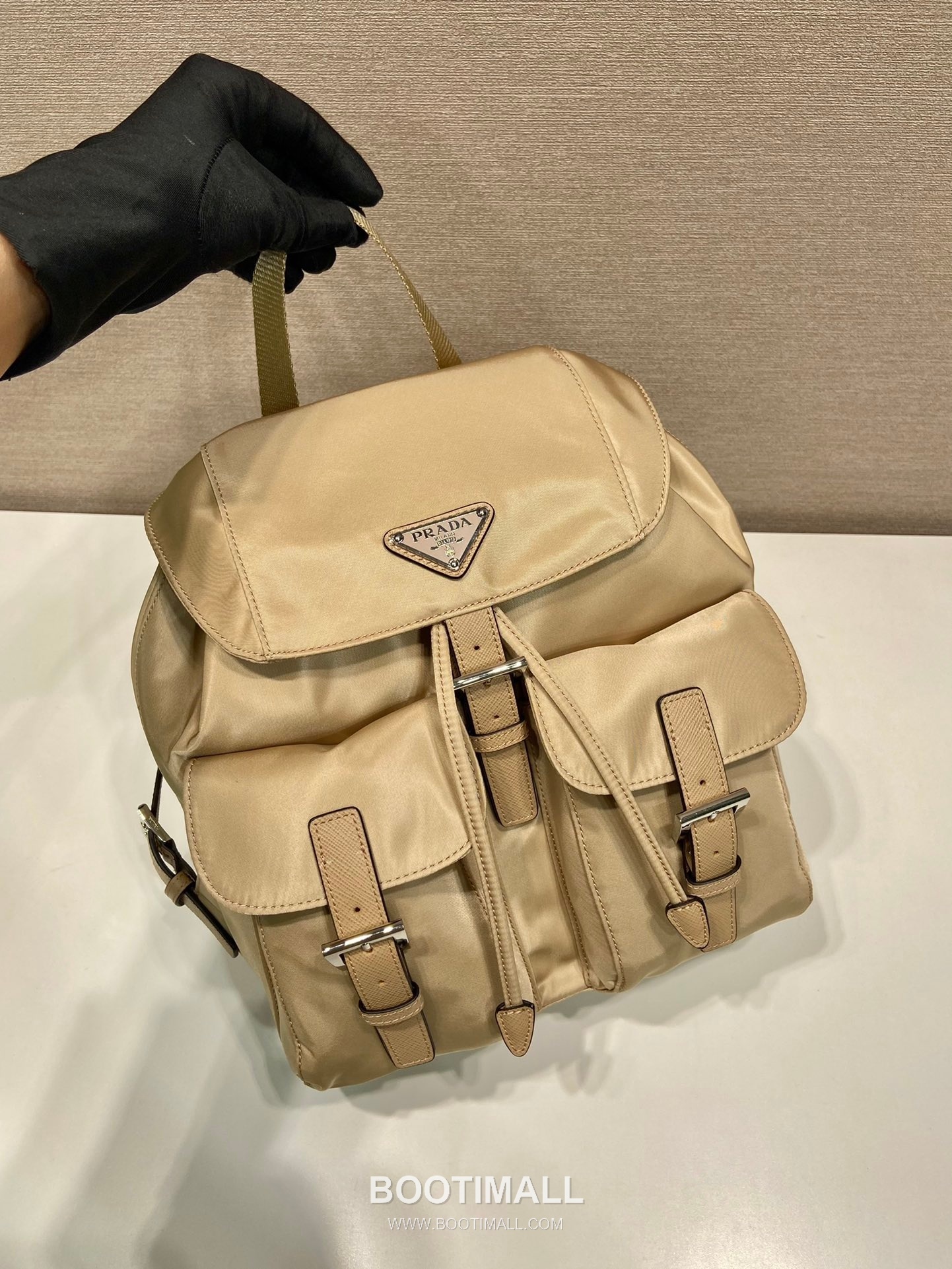 Prada Parachute Nylon Small Backpack Parachute Nylon and Cross-Grain Calfskin 프라다 1BZ677 패러슈트 나일론 스몰 백팩 패러슈트 나일론과 크로스그레인 카프스킨 28cm 2