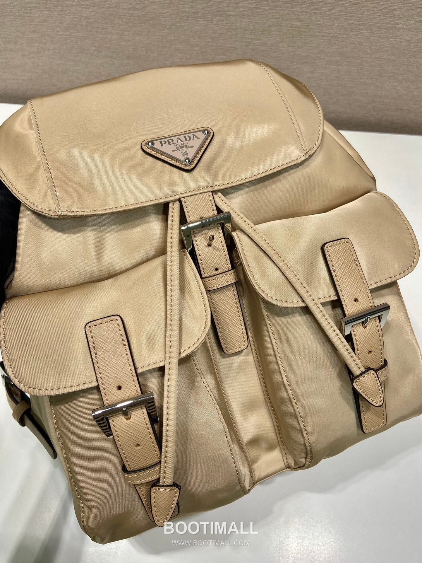 Prada Parachute Nylon Small Backpack Parachute Nylon and Cross-Grain Calfskin 프라다 1BZ677 패러슈트 나일론 스몰 백팩 패러슈트 나일론과 크로스그레인 카프스킨 28cm 4