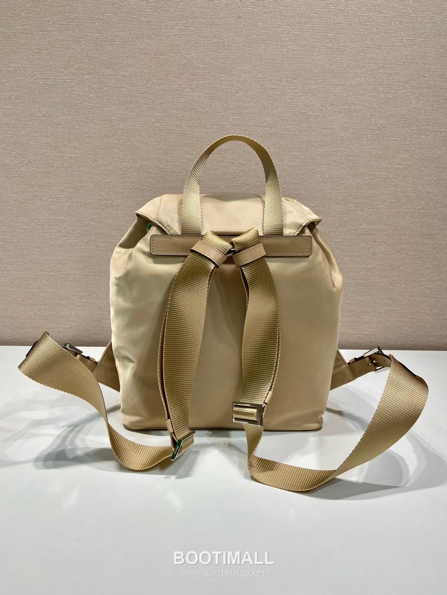 Prada Parachute Nylon Small Backpack Parachute Nylon and Cross-Grain Calfskin 프라다 1BZ677 패러슈트 나일론 스몰 백팩 패러슈트 나일론과 크로스그레인 카프스킨 28cm 5