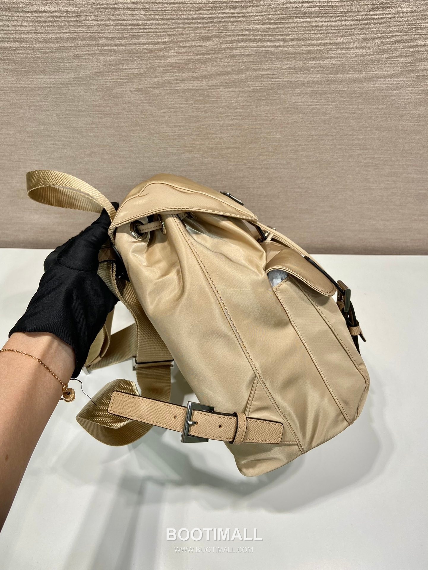 Prada Parachute Nylon Small Backpack Parachute Nylon and Cross-Grain Calfskin 프라다 1BZ677 패러슈트 나일론 스몰 백팩 패러슈트 나일론과 크로스그레인 카프스킨 28cm 6