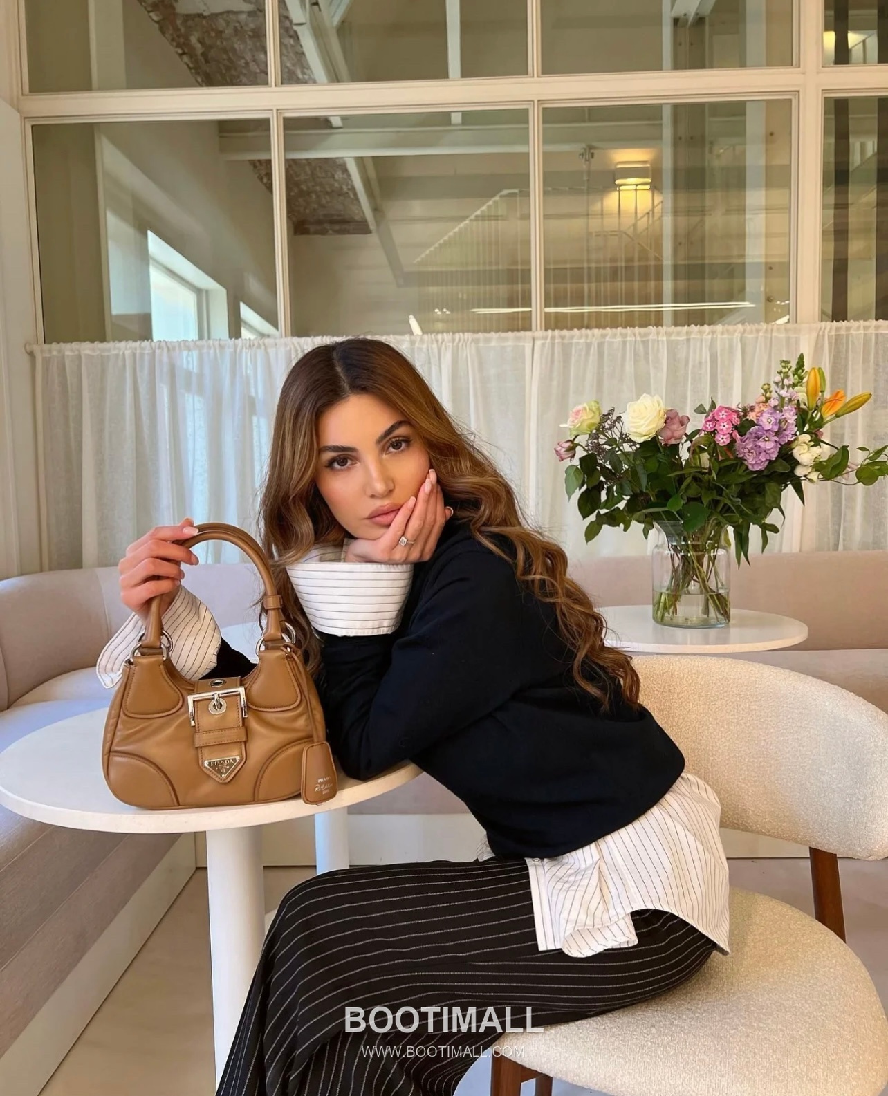 Prada Moon Small Lambskin Lambskin Leather Shoulder Bag 프라다 문 스몰 램스킨 램스킨 레더 숄더백 22.5cm 5