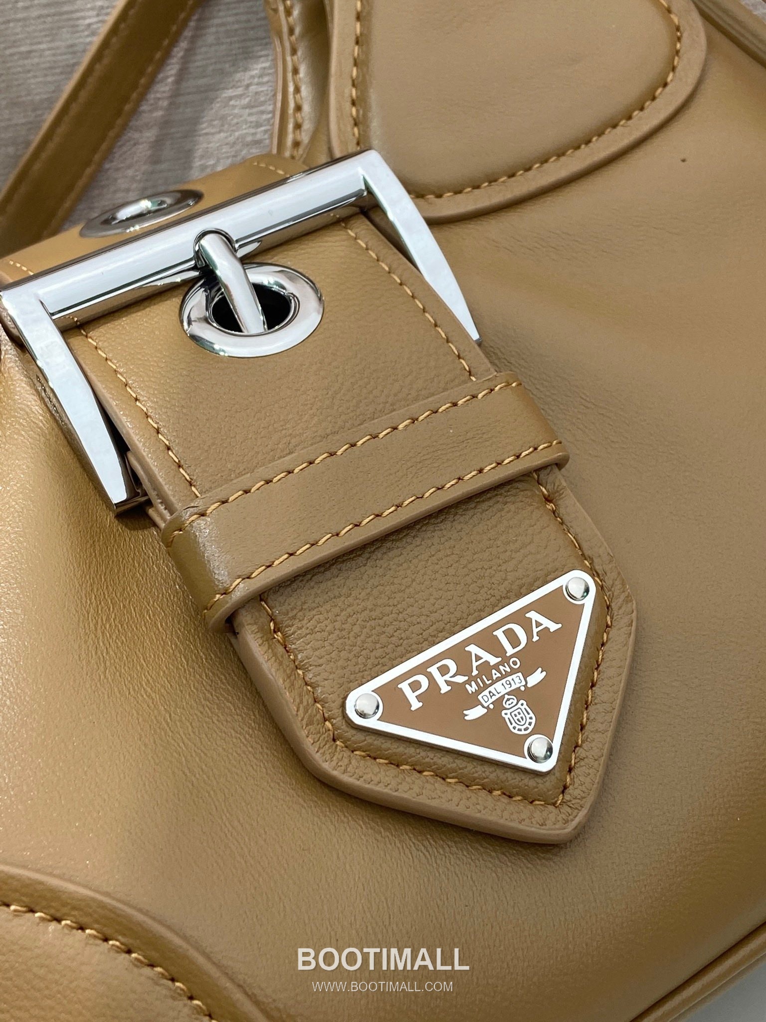 Prada Moon Small Lambskin Lambskin Leather Shoulder Bag 프라다 문 스몰 램스킨 램스킨 레더 숄더백 22.5cm 13