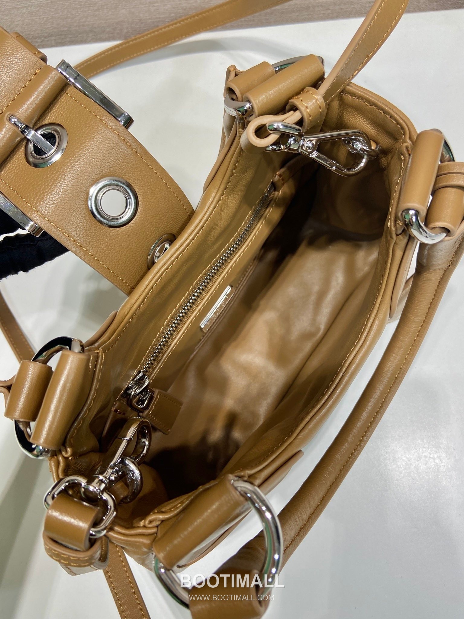 Prada Moon Small Lambskin Lambskin Leather Shoulder Bag 프라다 문 스몰 램스킨 램스킨 레더 숄더백 22.5cm 14