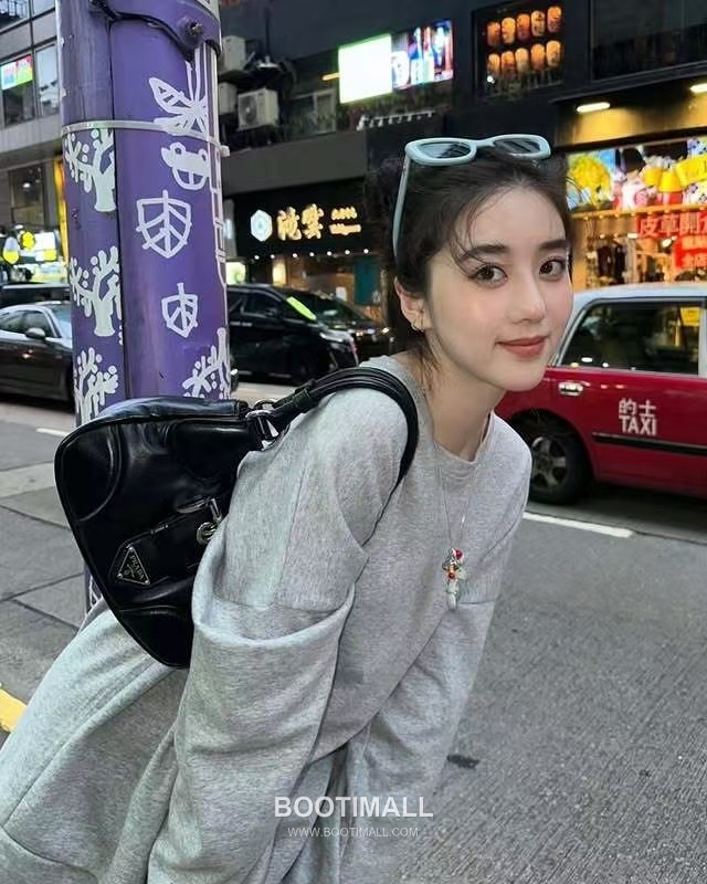 Prada Moon Leather Shoulder Bag 1BA381 프라다 문 램스킨 숄더백 22.5cm 3