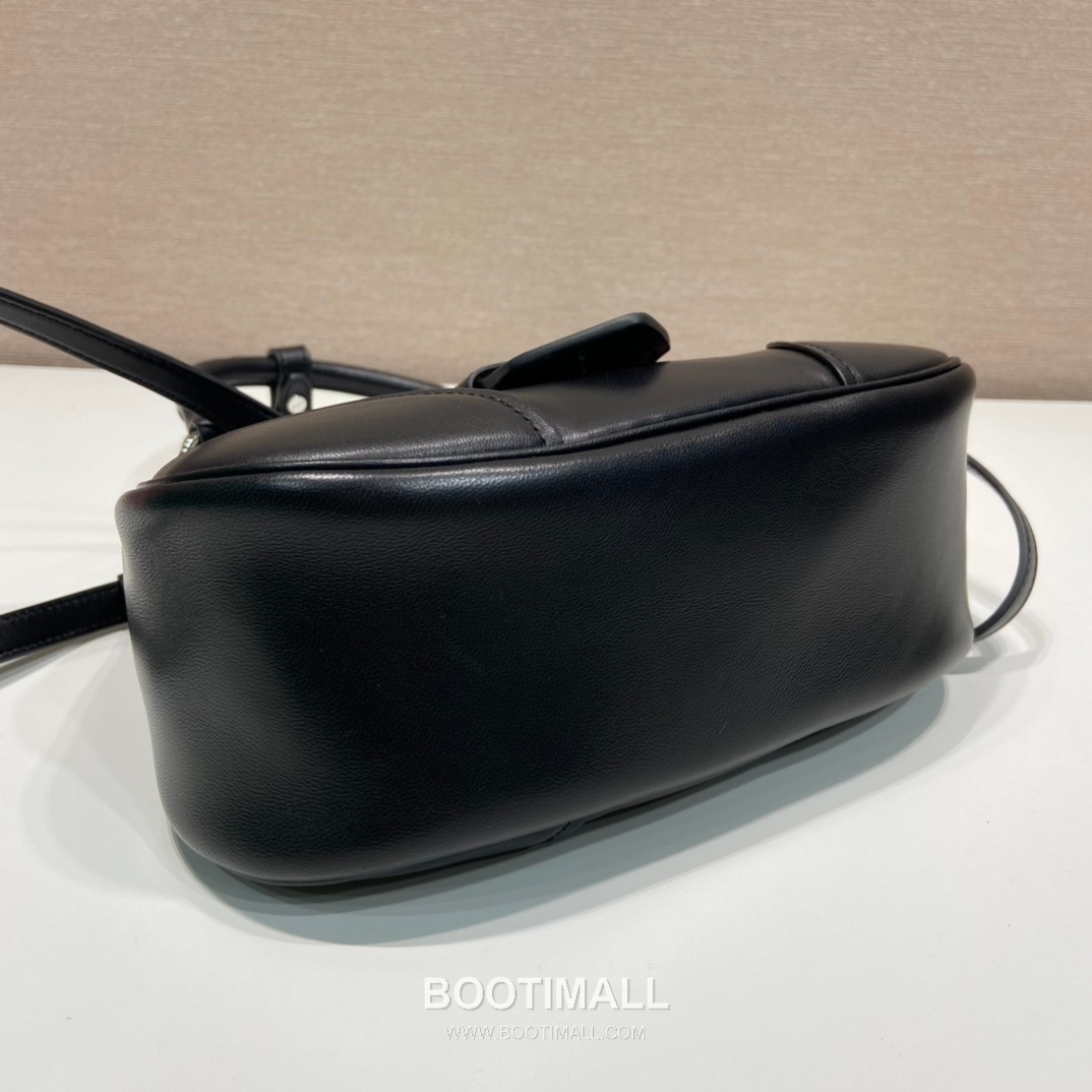 Prada Moon Leather Shoulder Bag 1BA381 프라다 문 램스킨 숄더백 22.5cm 11