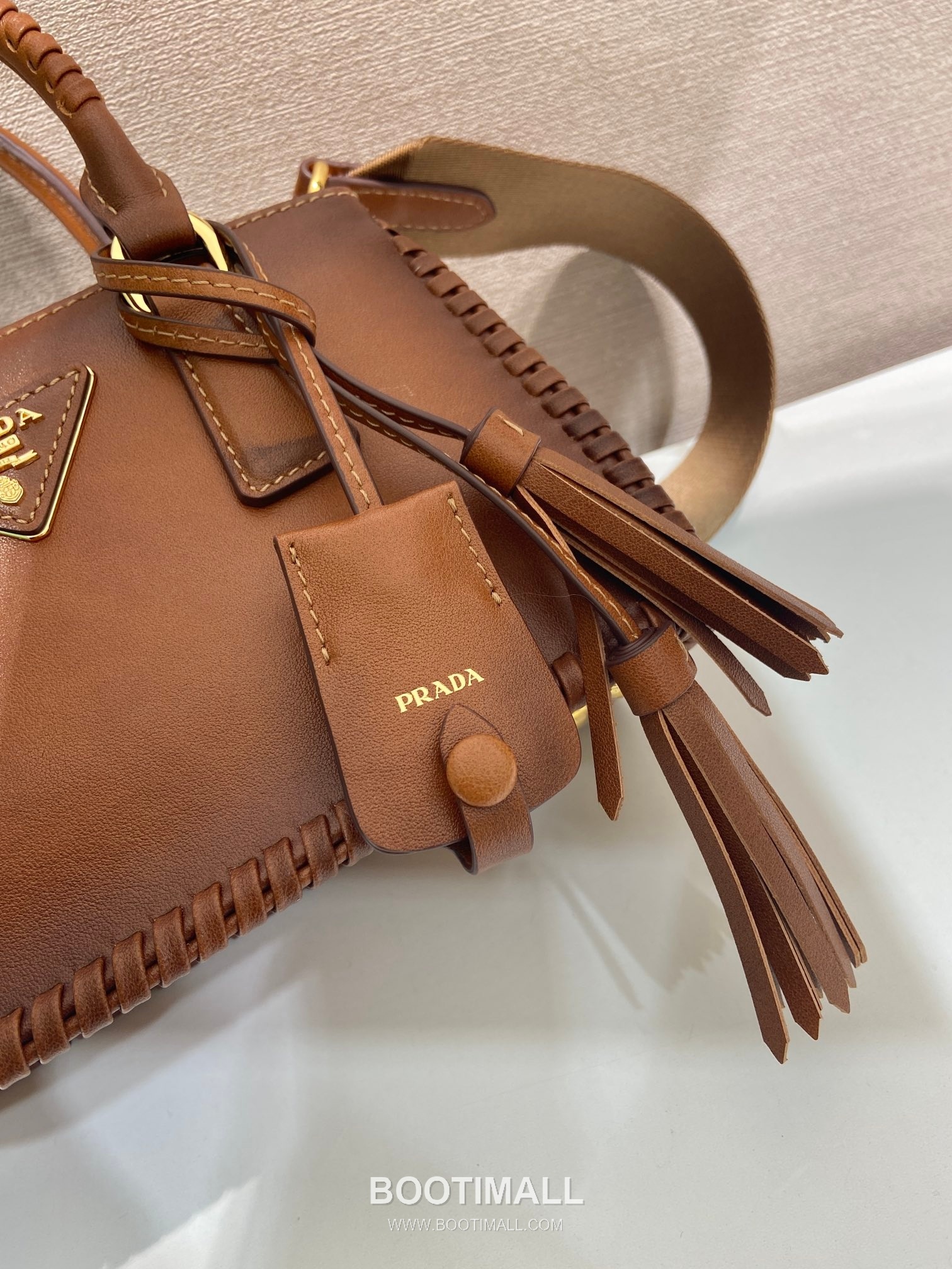 Prada Galleria Mini Intrecciato Calfskin Top Handle Bag 프라다 갤러리아 미니 인트레치아토 카프스킨 탑핸들백 21cm 9