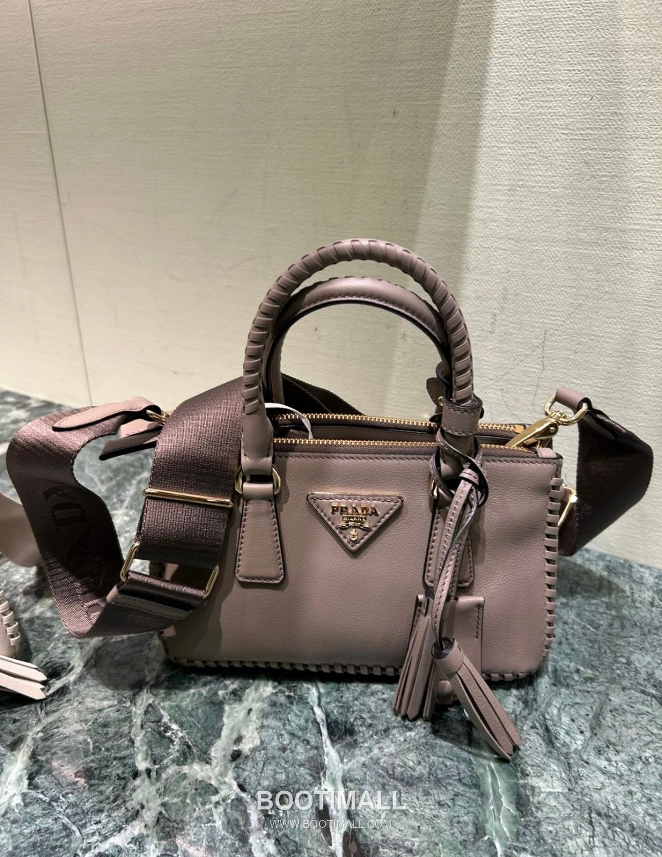 Prada Galleria Mini Intrecciato Calfskin Top Handle Bag 프라다 갤러리아 미니 인트레치아토 카프스킨 탑핸들백 21cm 2